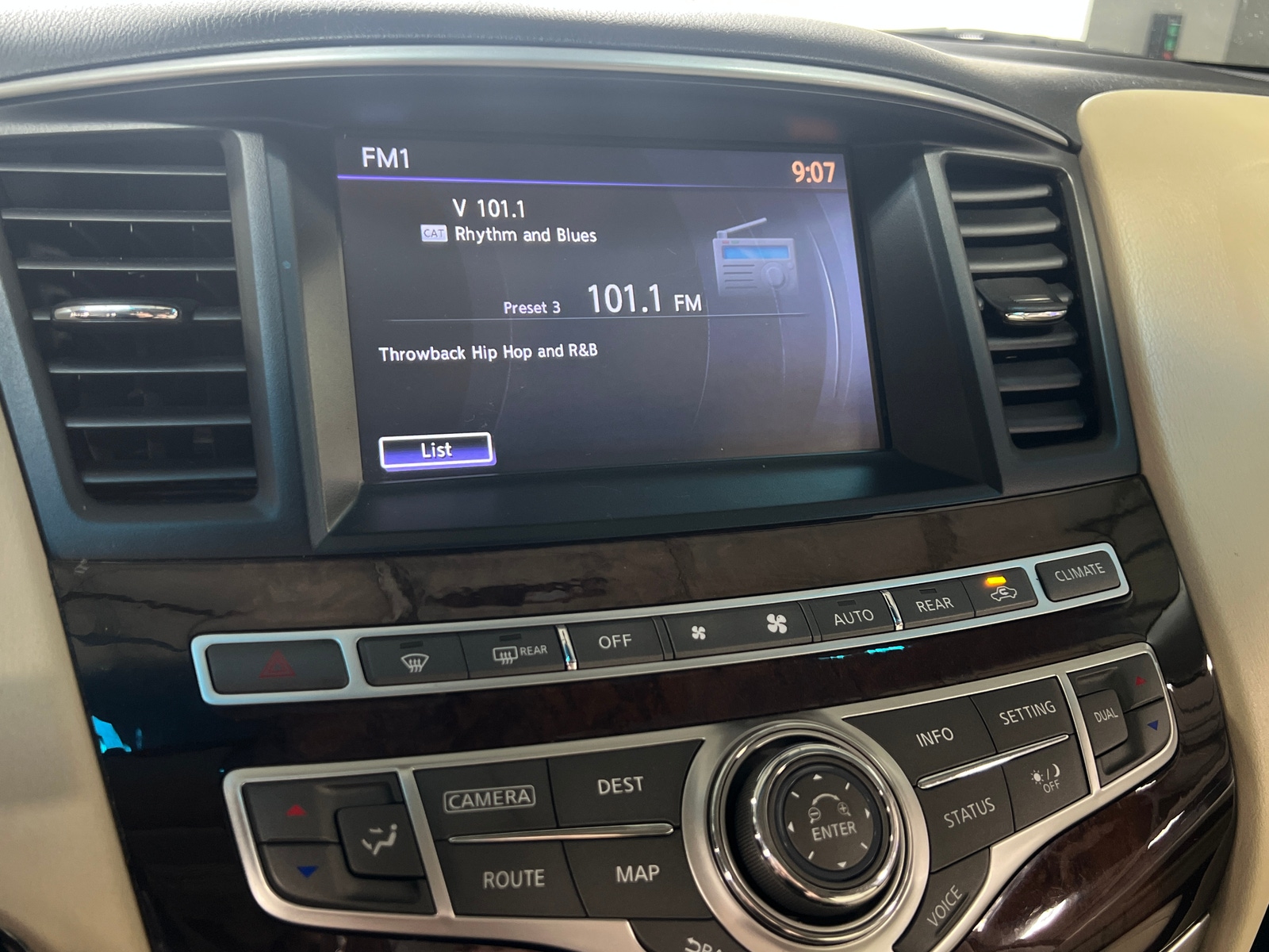 Thumbnail: 2015 INFINITI QX60 - 3