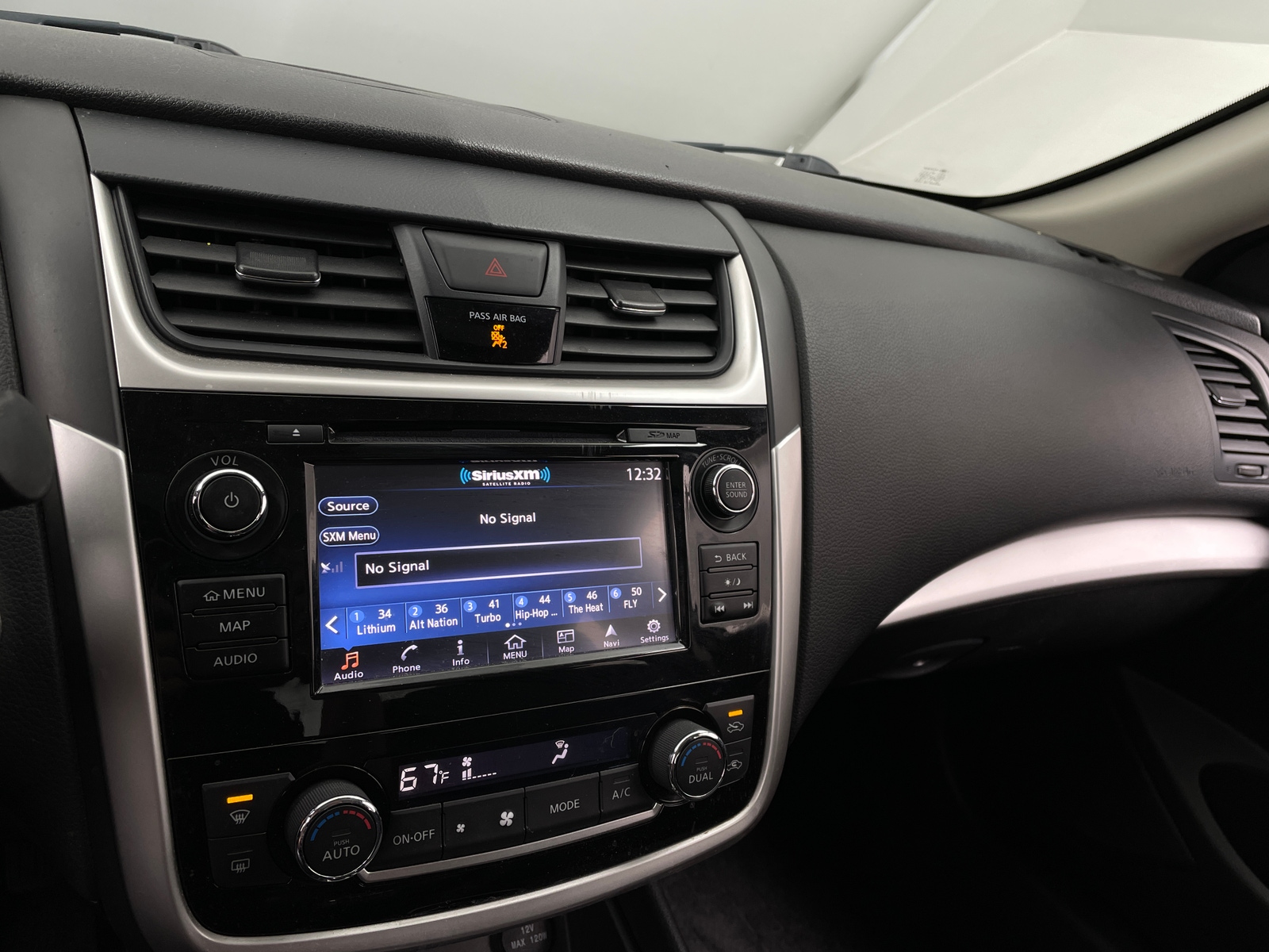 Thumbnail: 2018 Nissan Altima - 4