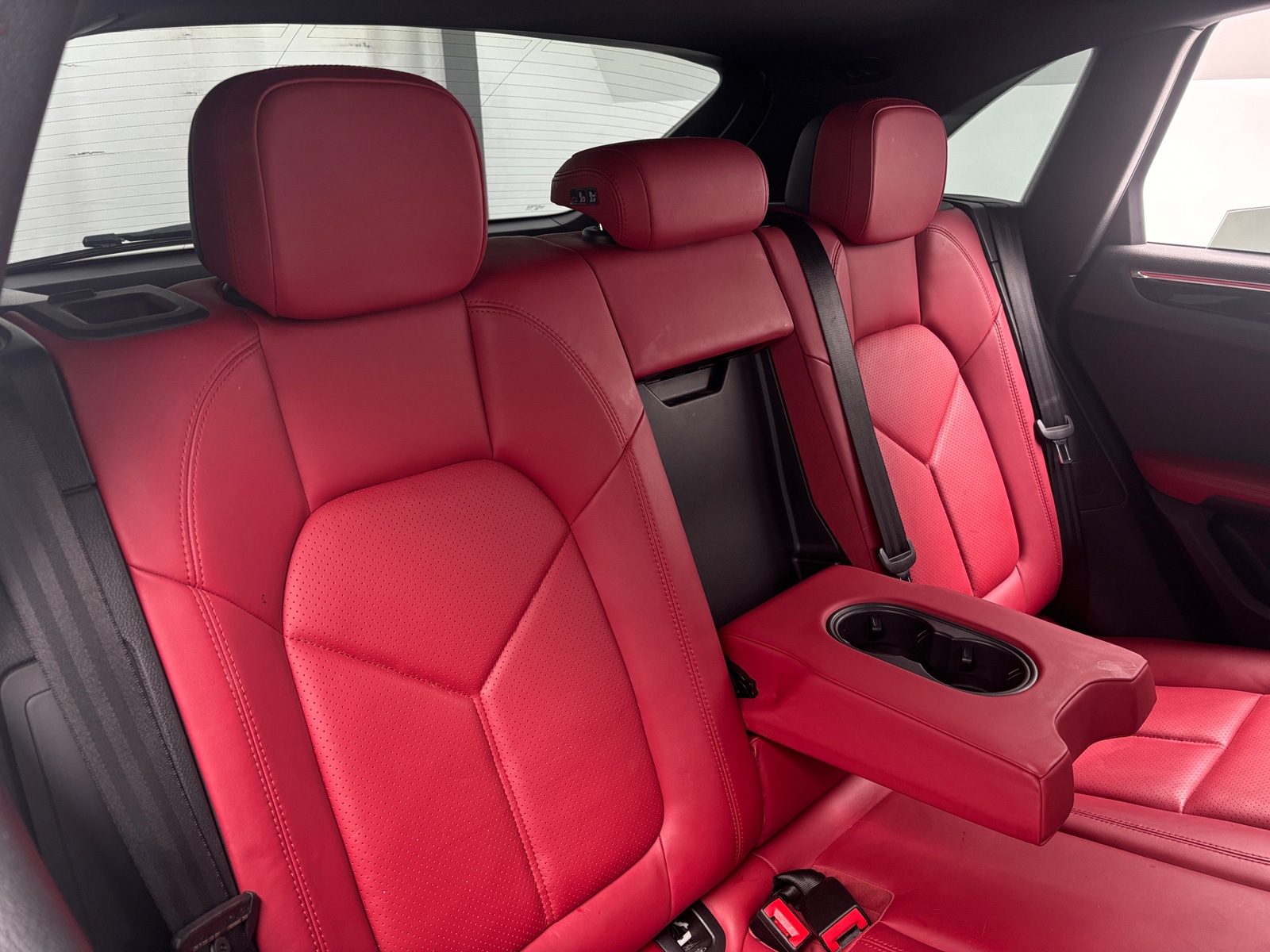 Thumbnail: 2015 Porsche Macan - 5