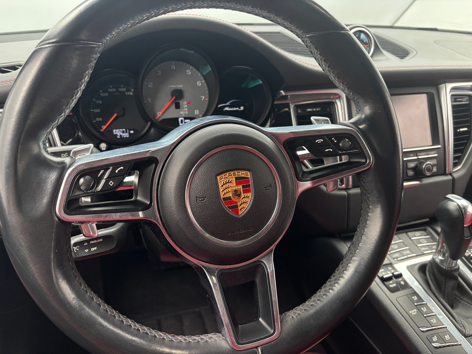 Thumbnail: 2015 Porsche Macan - 4