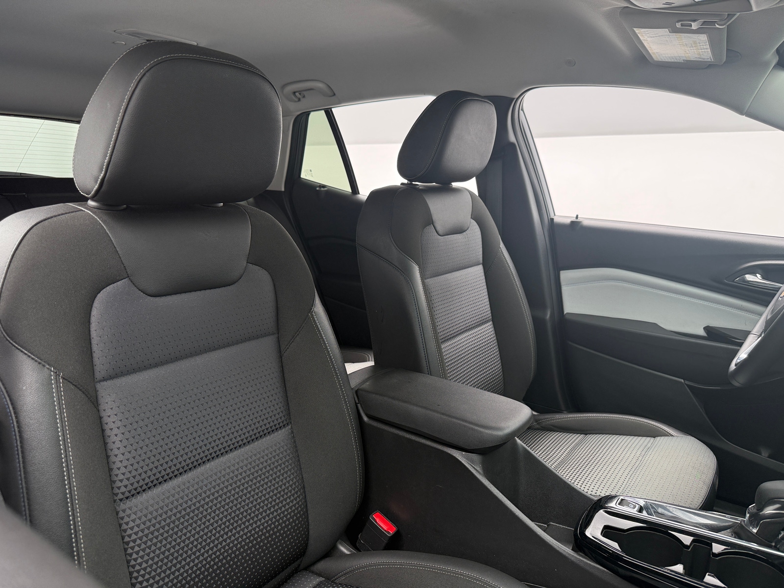 Thumbnail: 2025 Chevrolet Trax - 2