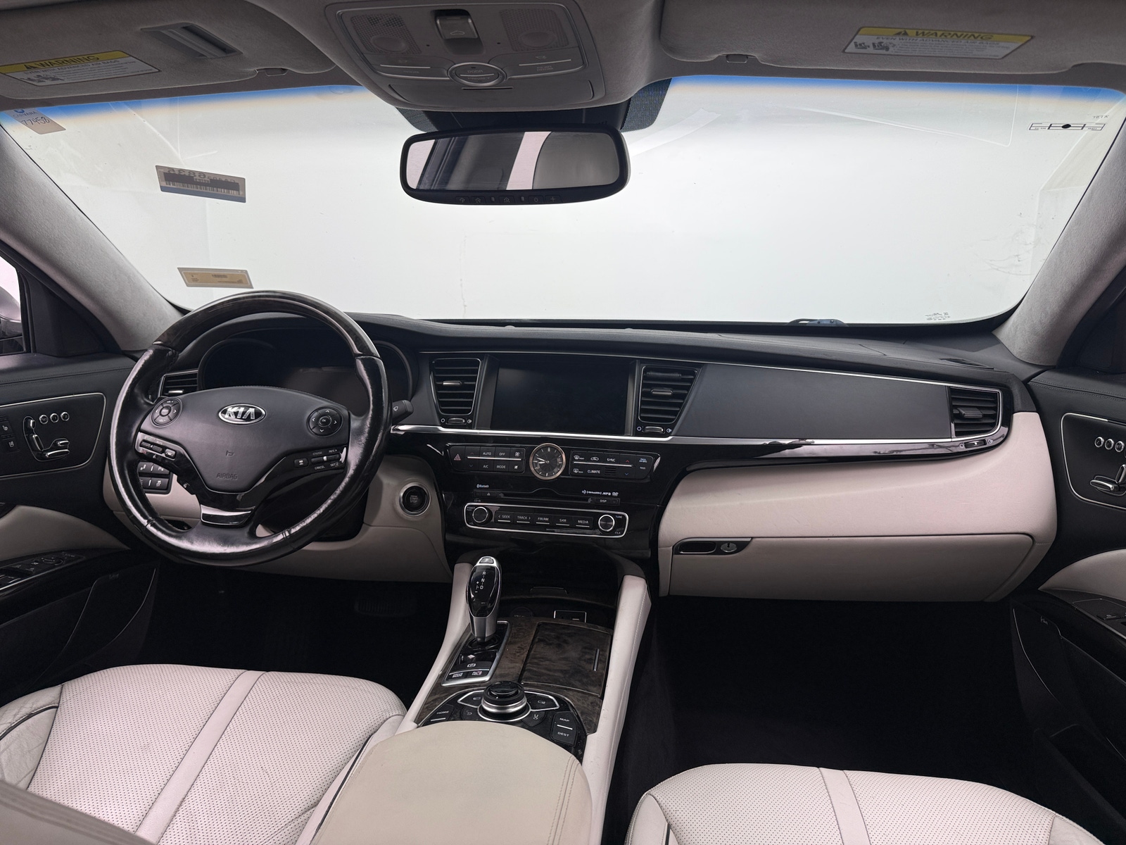Thumbnail: 2015 Kia K900 - 2
