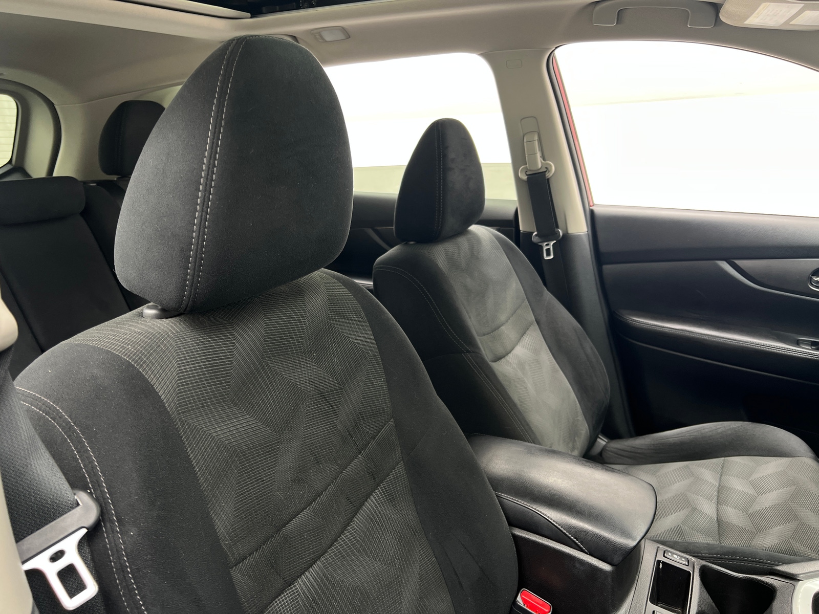 Thumbnail: 2015 Nissan Rogue - 2