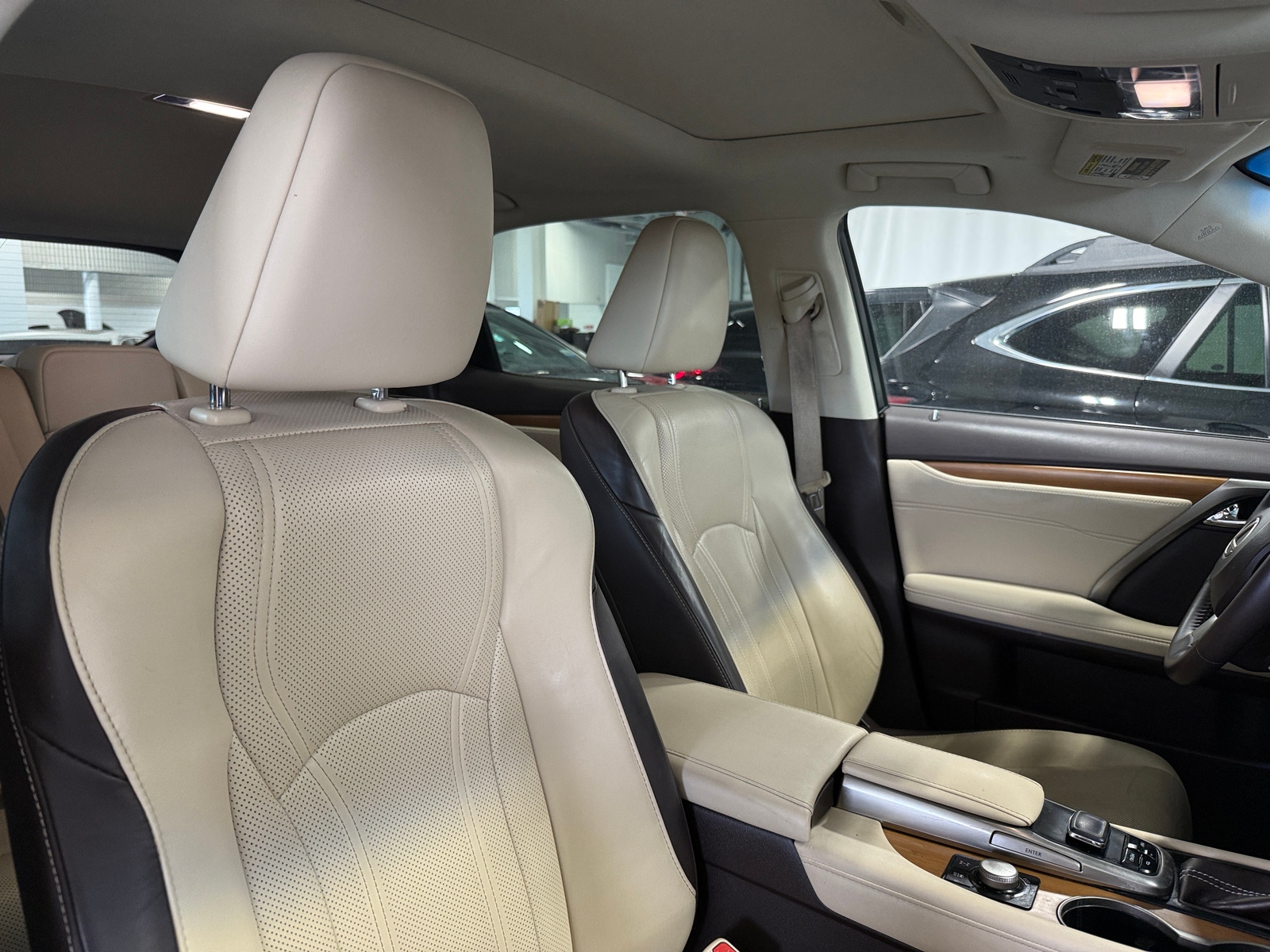 Thumbnail: 2017 Lexus RX - 2