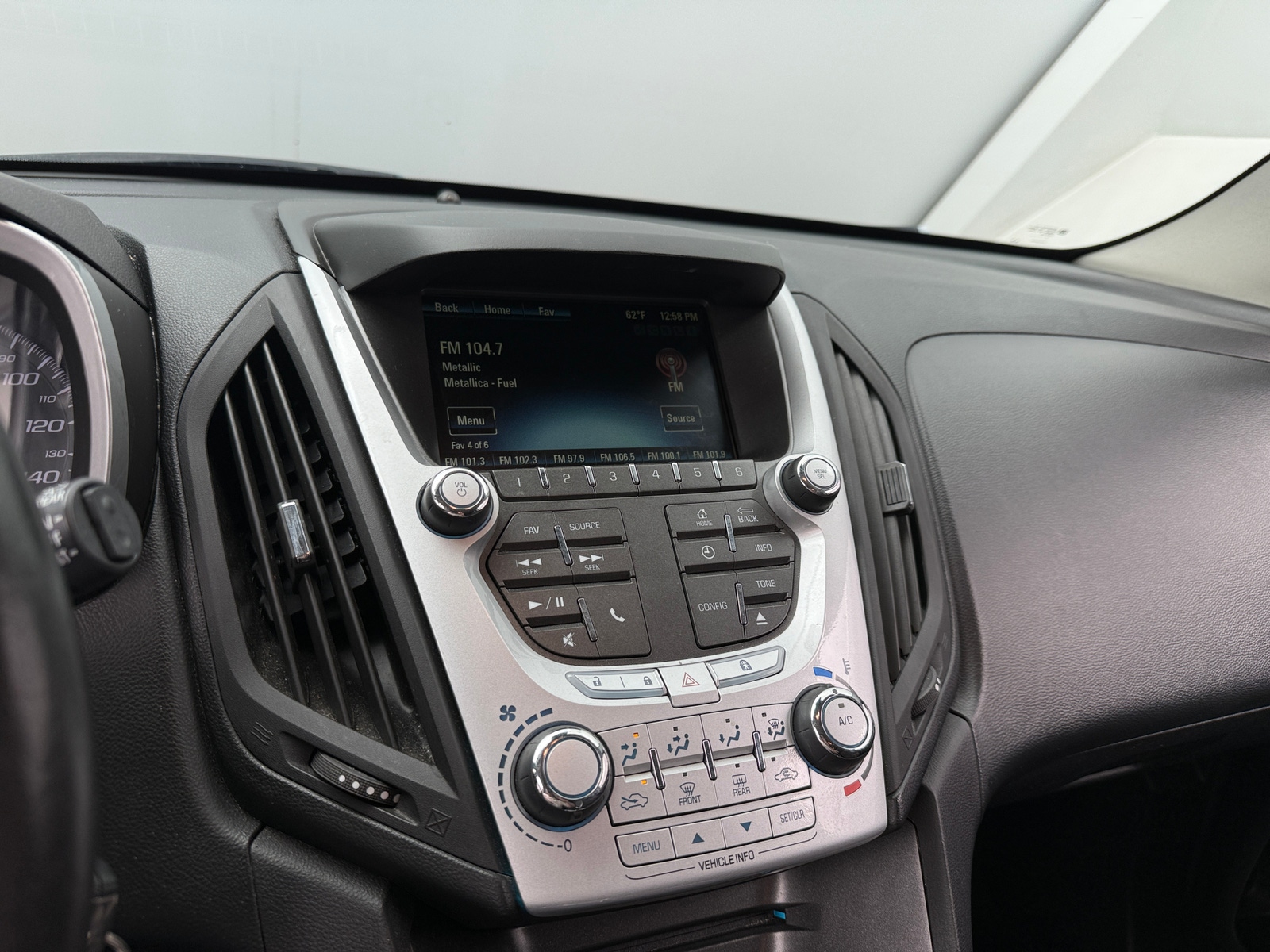Thumbnail: 2015 Chevrolet Equinox - 4