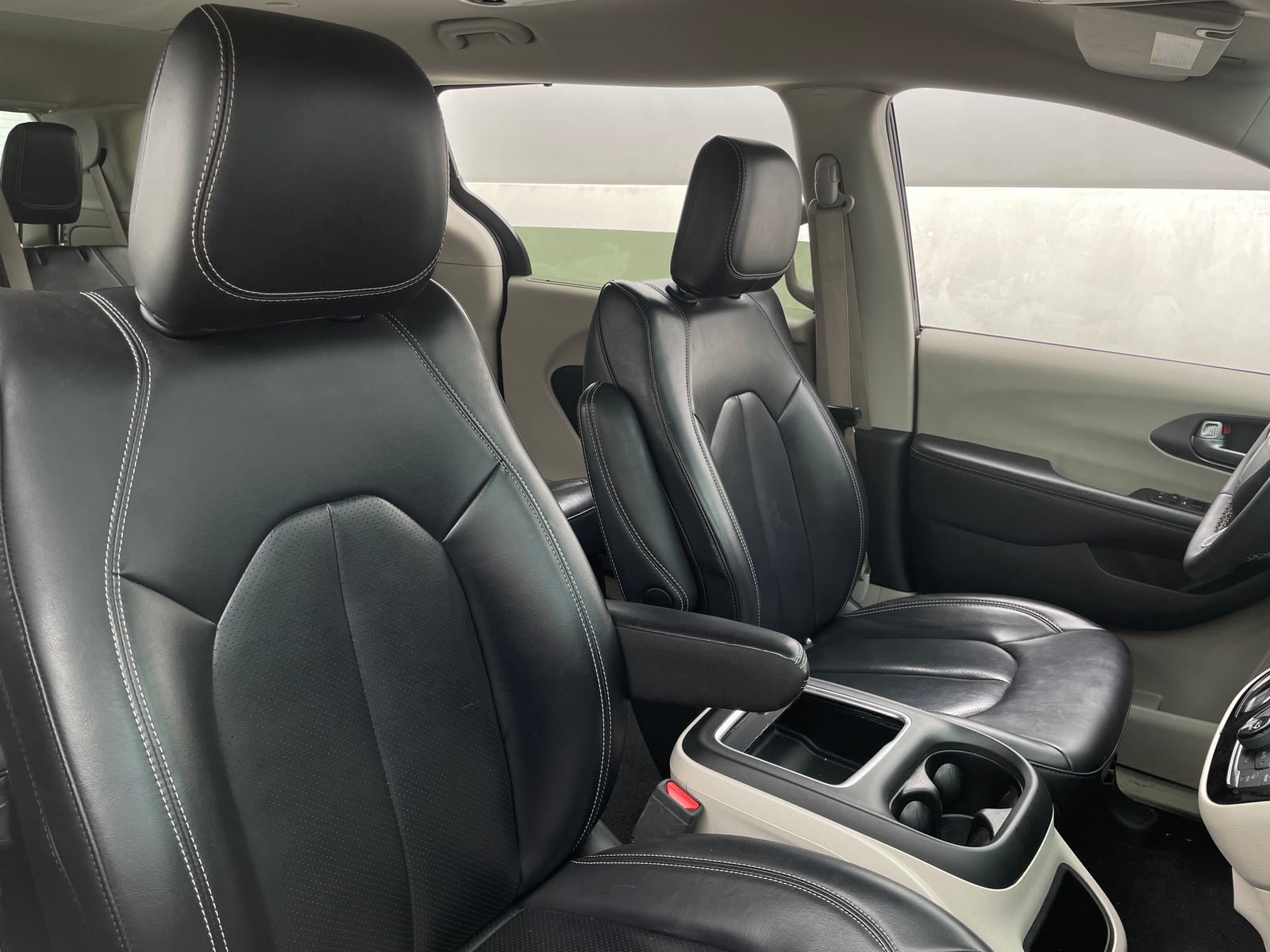 Thumbnail: 2023 Chrysler Pacifica - 2