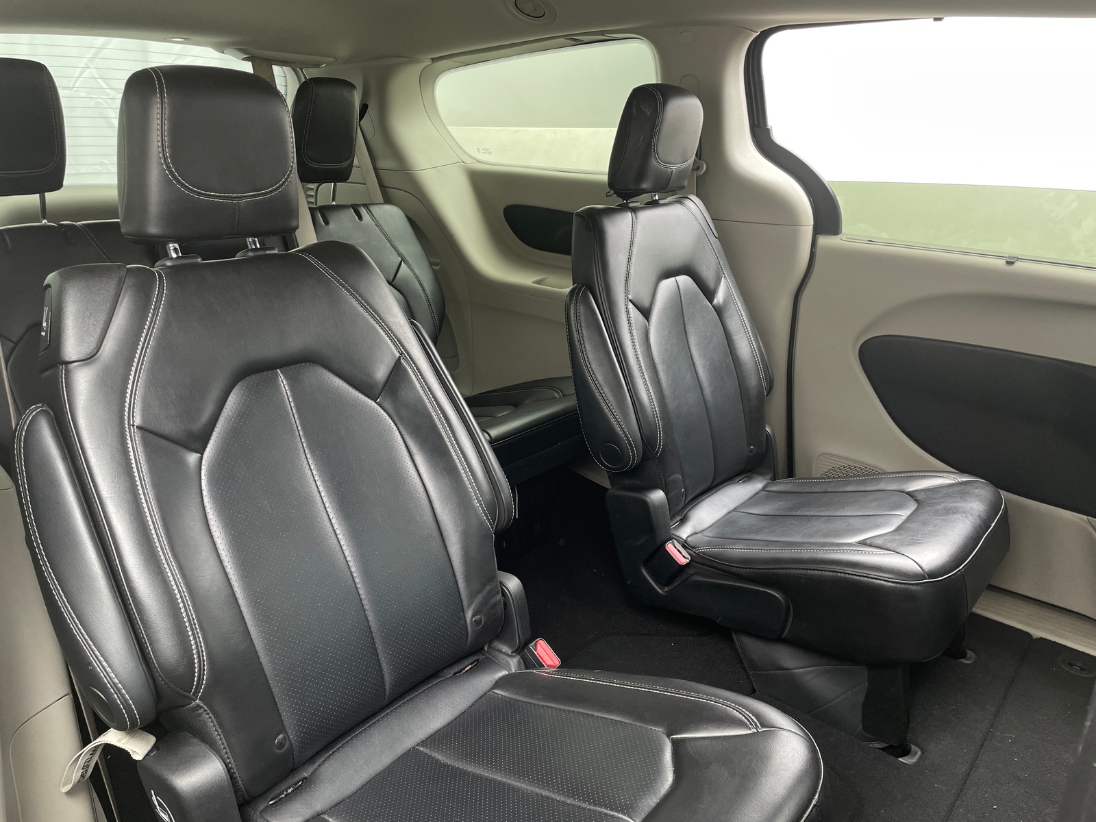 Thumbnail: 2023 Chrysler Pacifica - 6