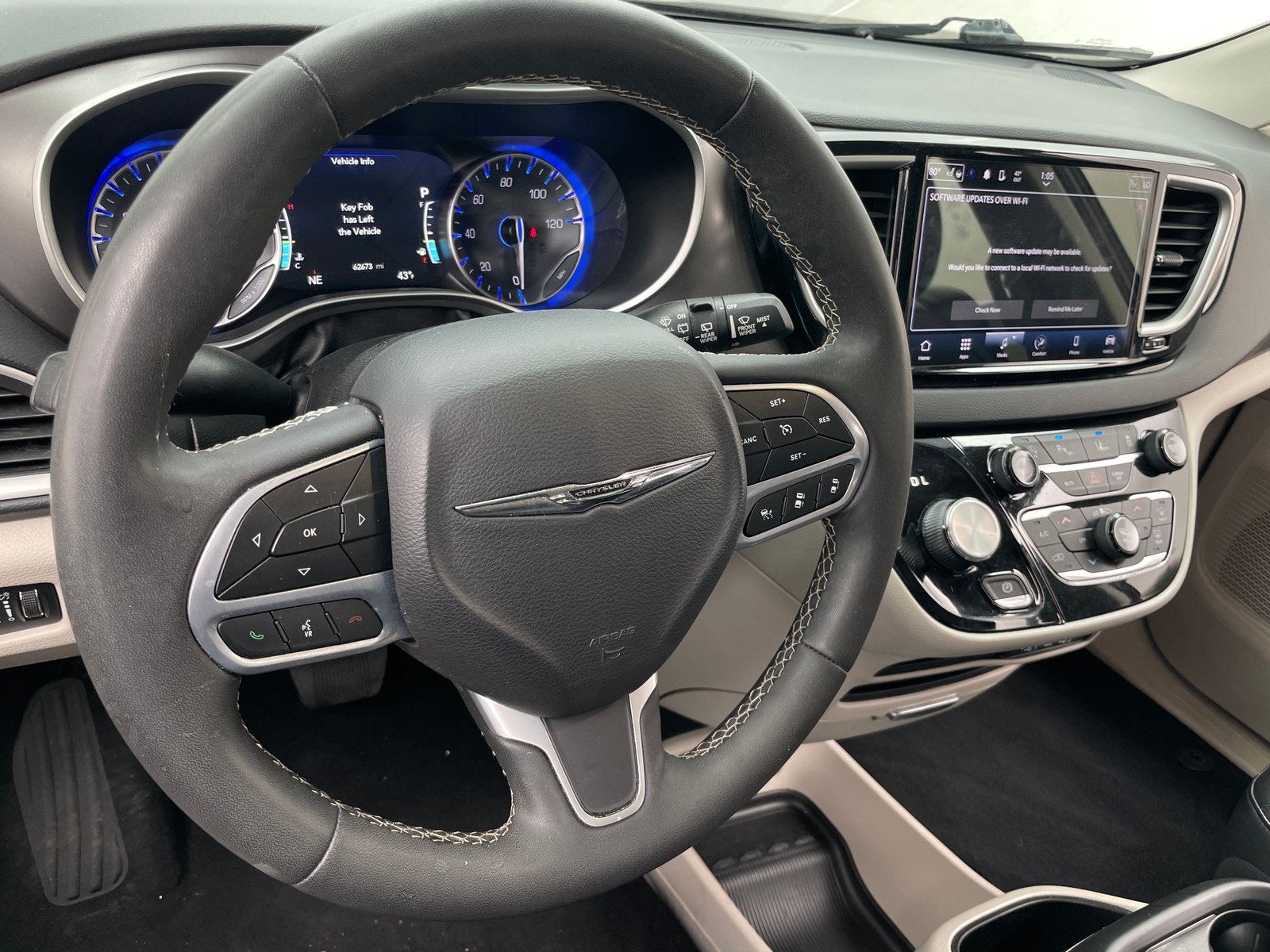 Thumbnail: 2023 Chrysler Pacifica - 5