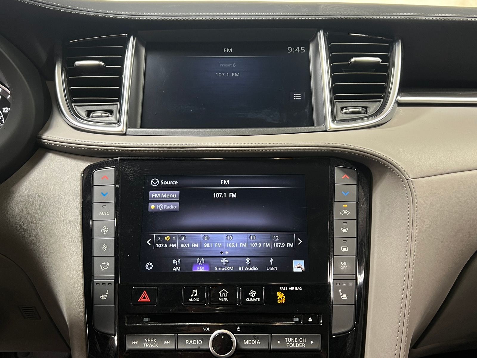 Thumbnail: 2023 INFINITI QX50 - 3