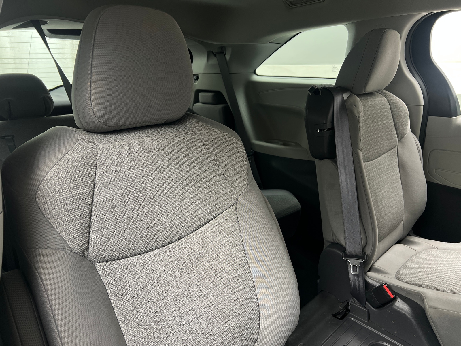 Thumbnail: 2021 Toyota Sienna - 6