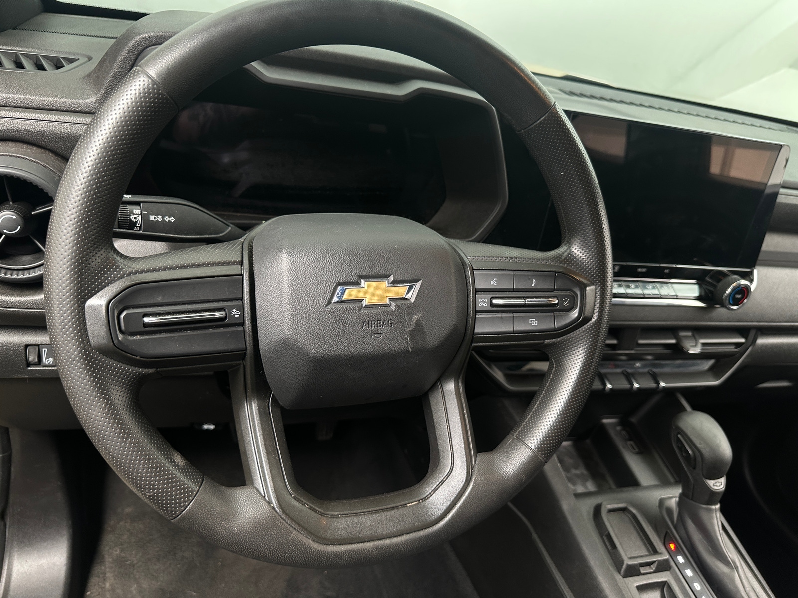 Thumbnail: 2023 Chevrolet Colorado - 5