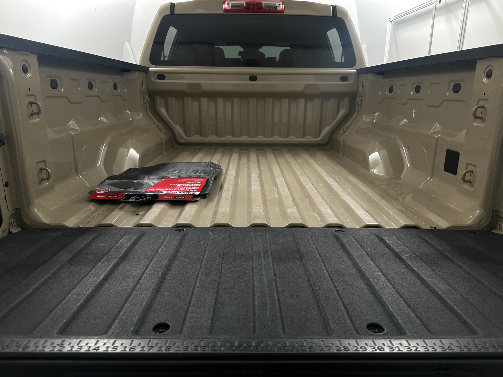 Thumbnail: 2023 Chevrolet Colorado - 7