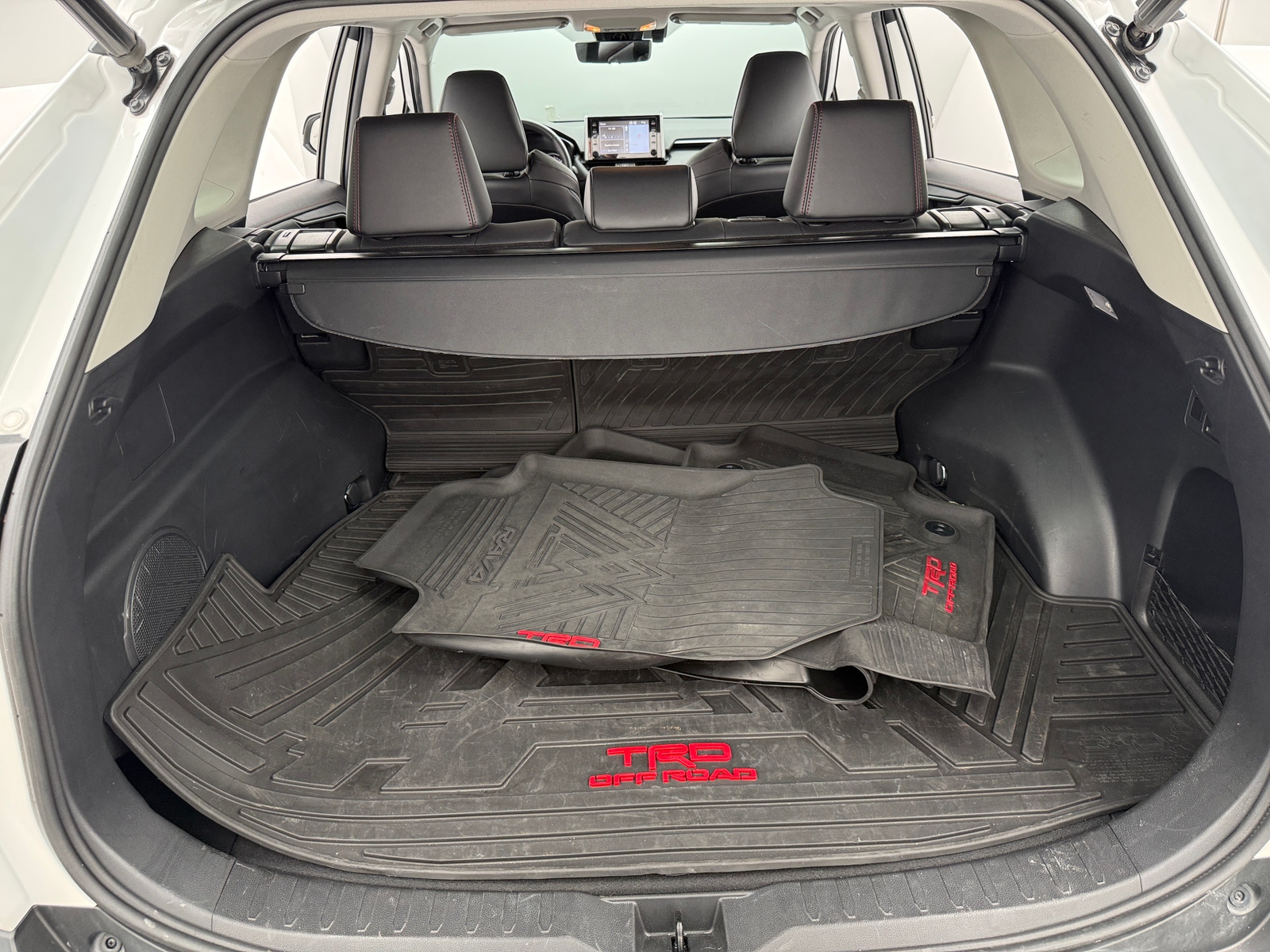 Thumbnail: 2020 Toyota RAV4 - 6