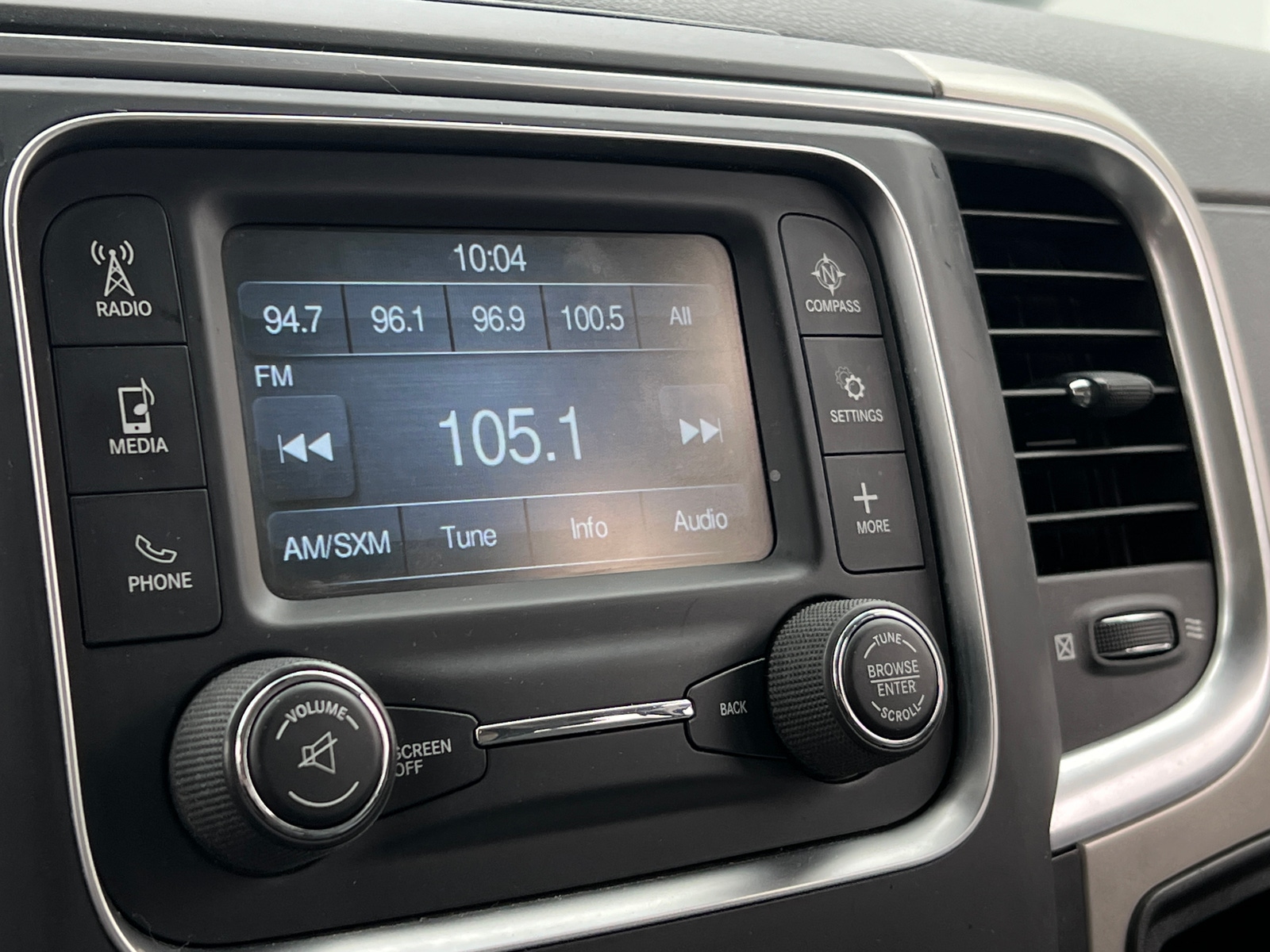 Thumbnail: 2019 RAM 1500 Classic - 4