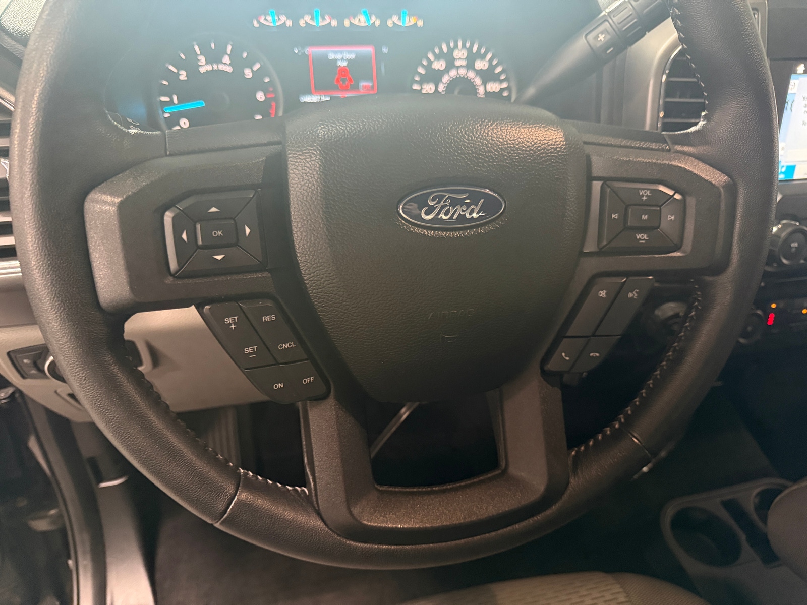 Thumbnail: 2018 Ford Econoline - 5