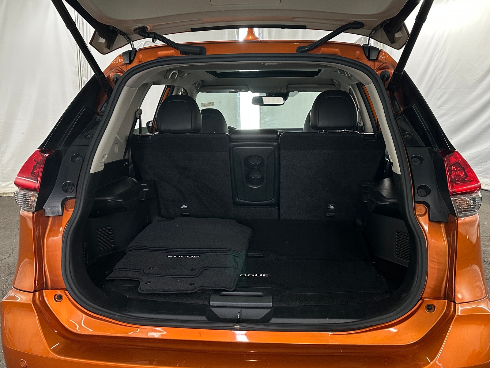 Thumbnail: 2019 Nissan Rogue - 6