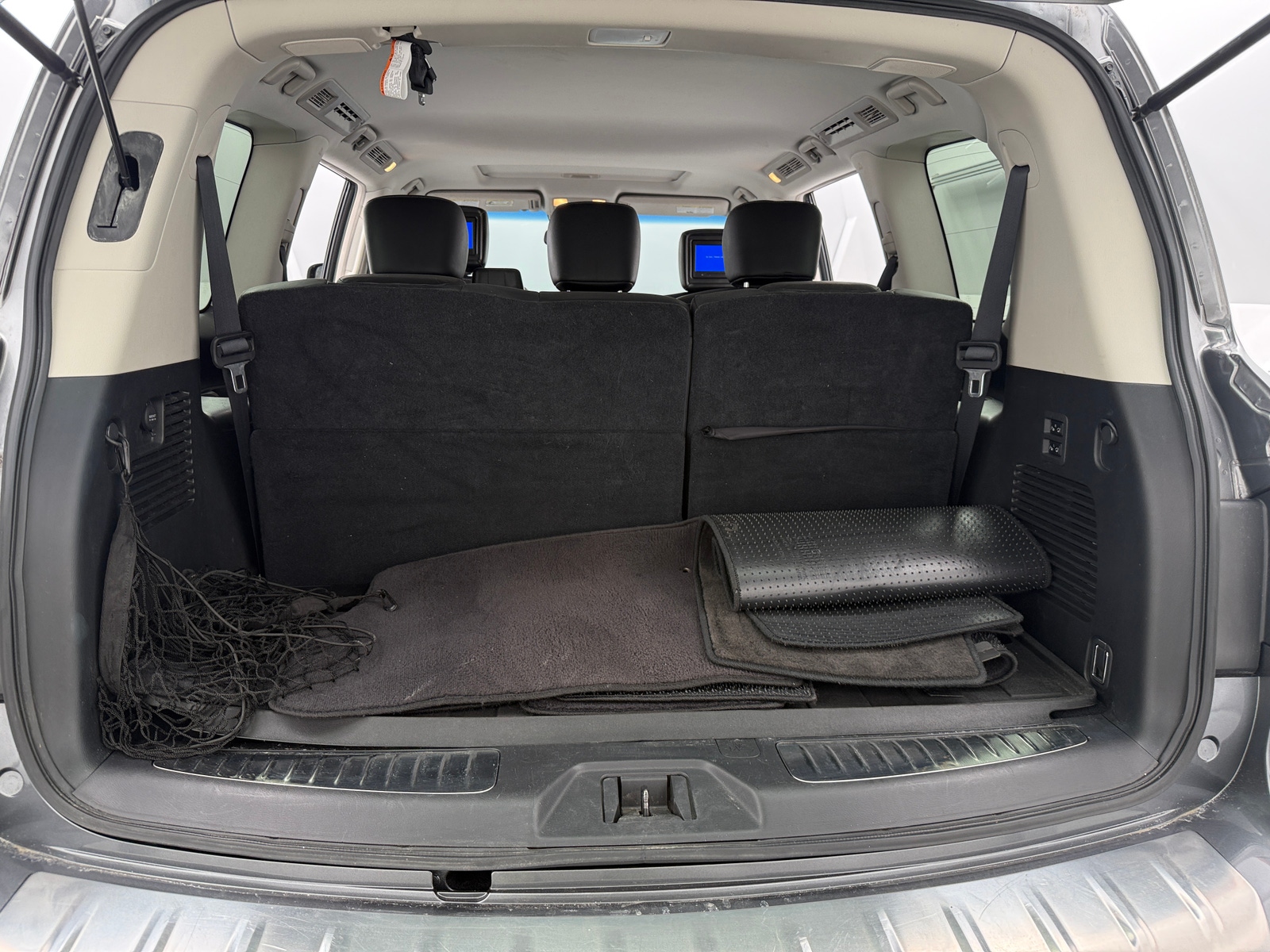 Thumbnail: 2017 INFINITI QX80 - 6