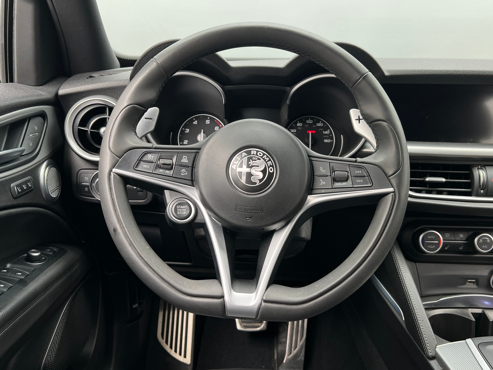 Thumbnail: 2019 Alfa Romeo Stelvio - 4