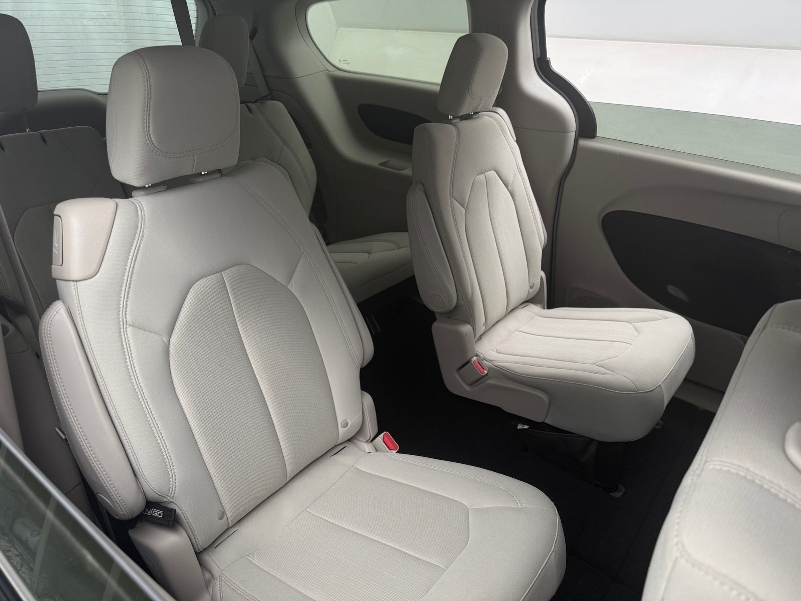 Thumbnail: 2017 Chrysler Pacifica - 6