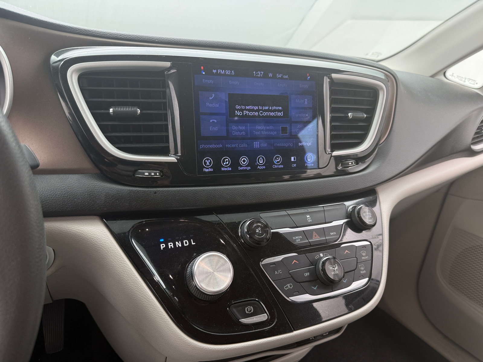 Thumbnail: 2017 Chrysler Pacifica - 4