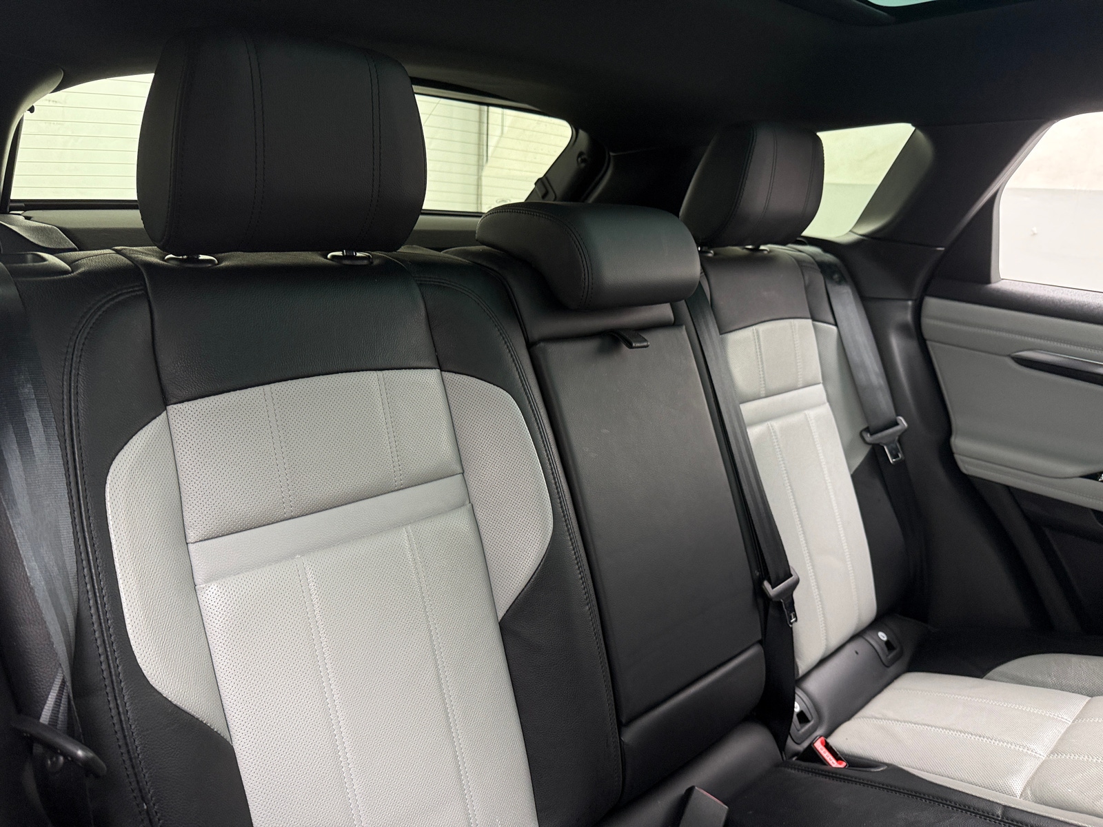 Thumbnail: 2020 Land Rover Range Rover Evoque - 5