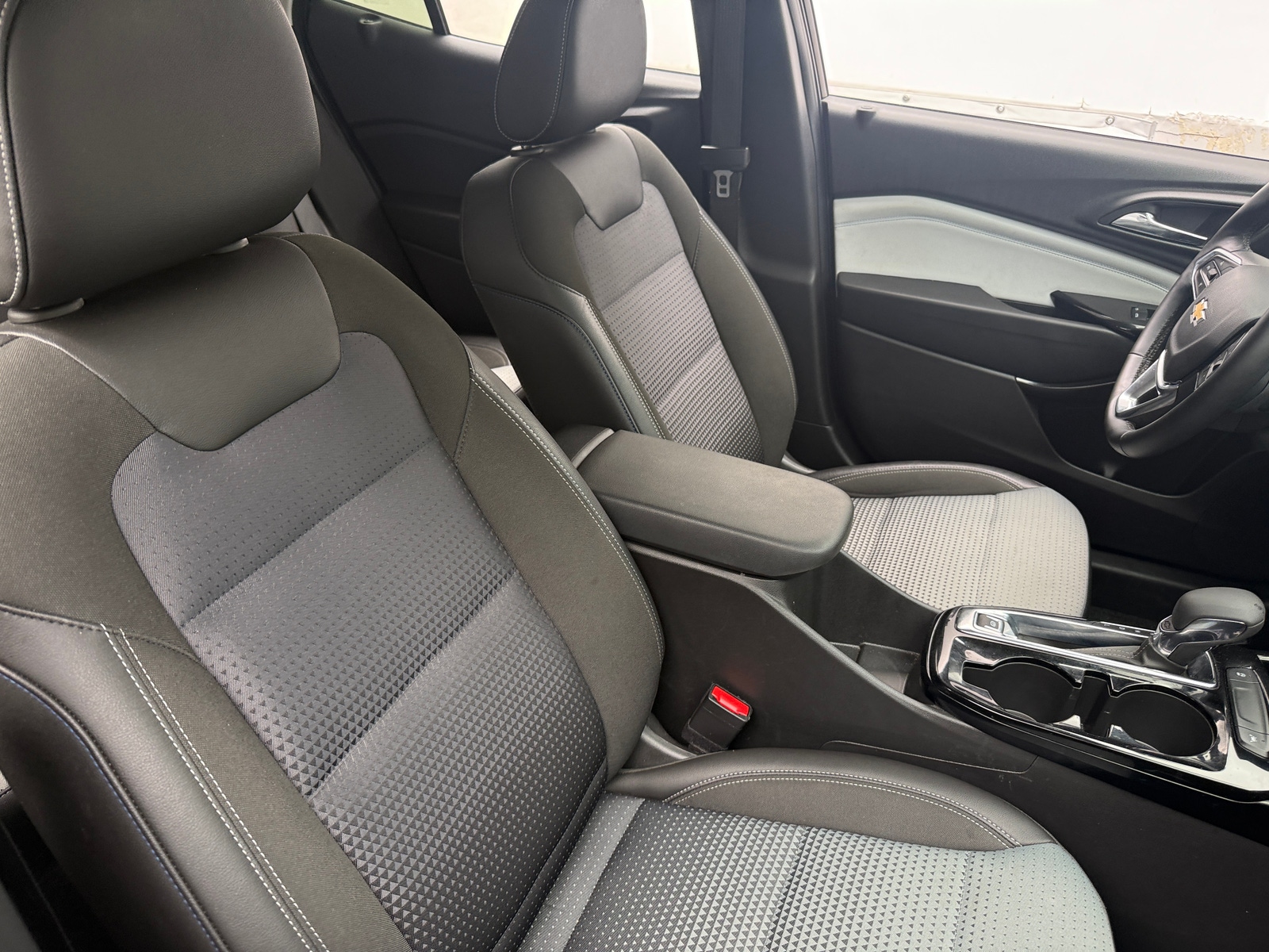 Thumbnail: 2025 Chevrolet Trax - 2