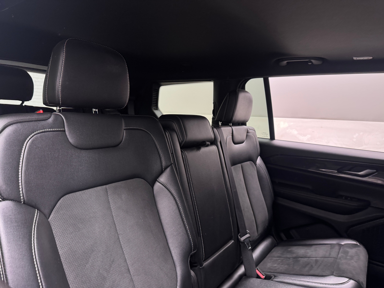 Thumbnail: 2023 Jeep Grand Cherokee L - 5