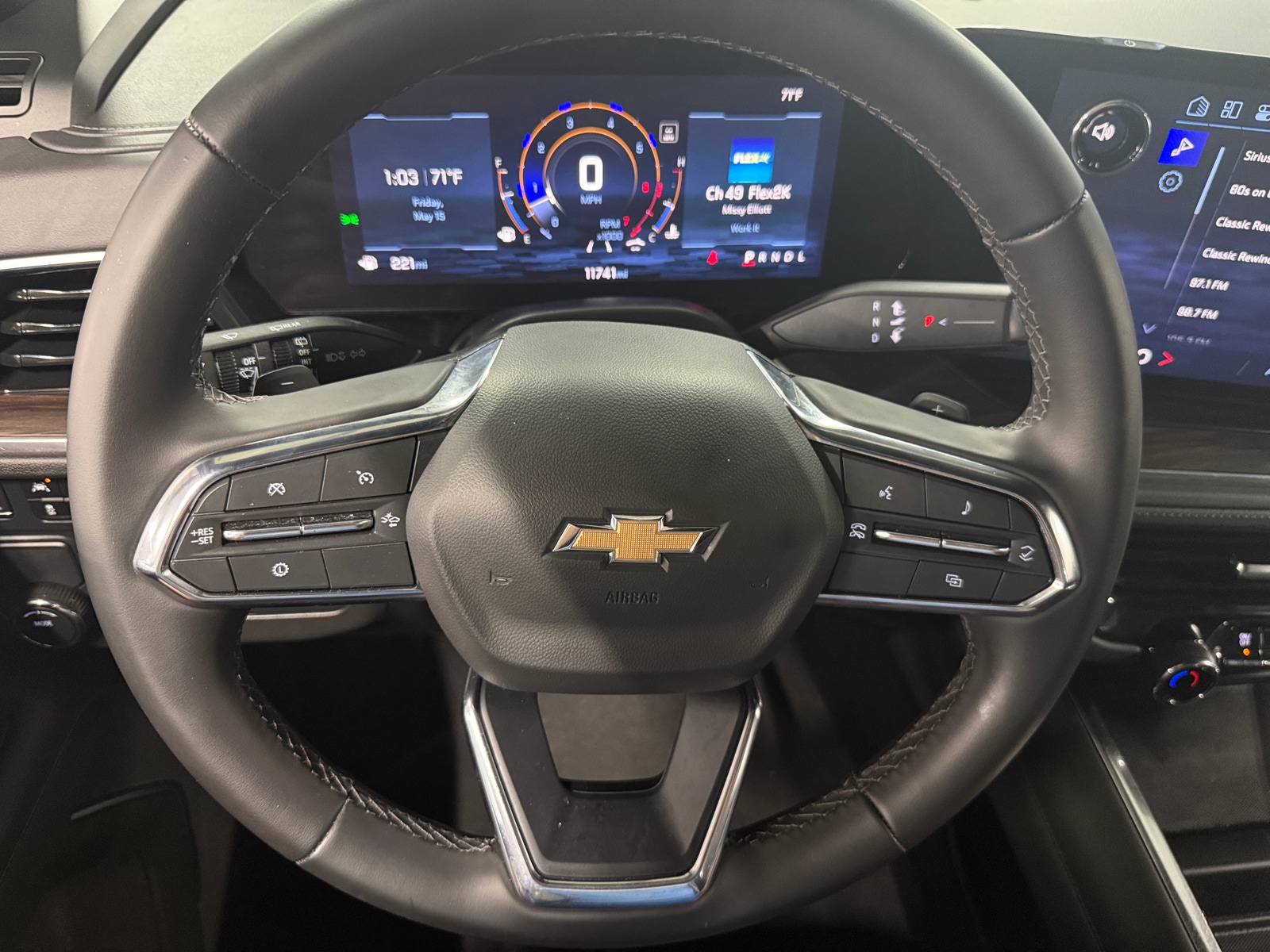 Thumbnail: 2025 Chevrolet Suburban - 5
