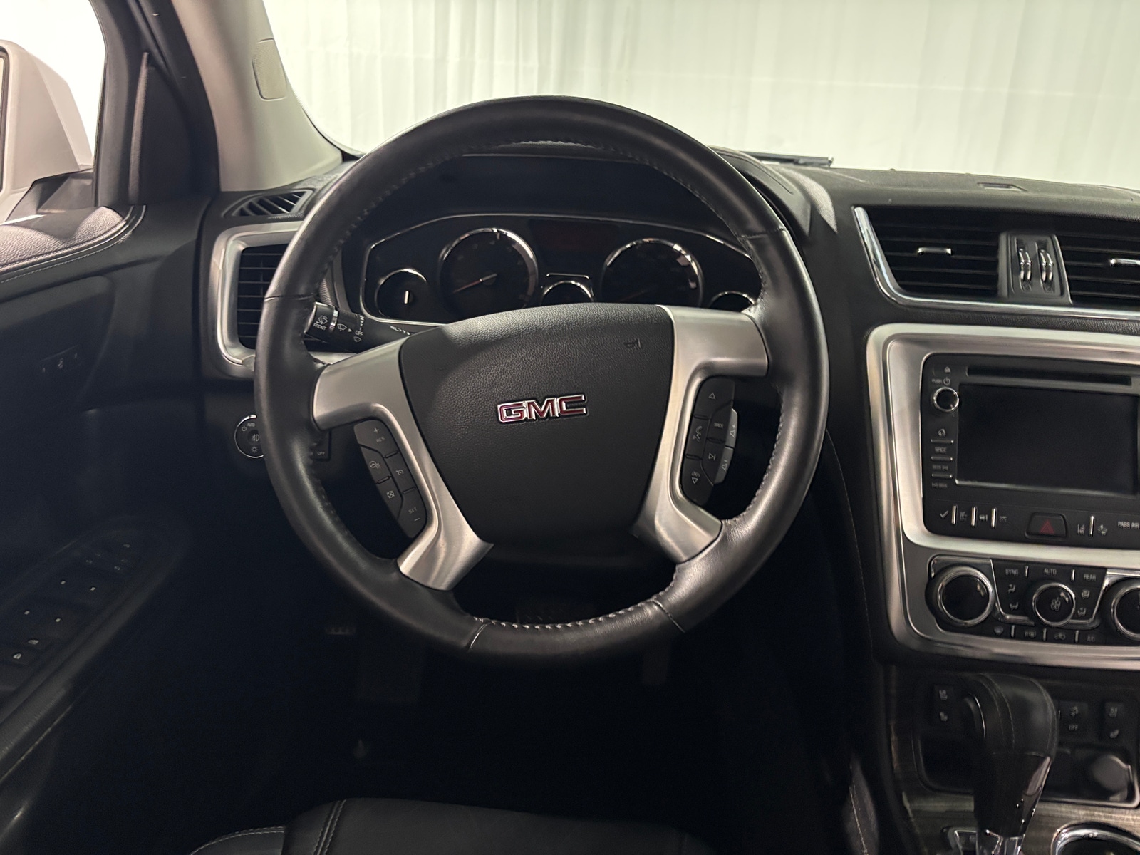 Thumbnail: 2017 GMC Acadia - 4