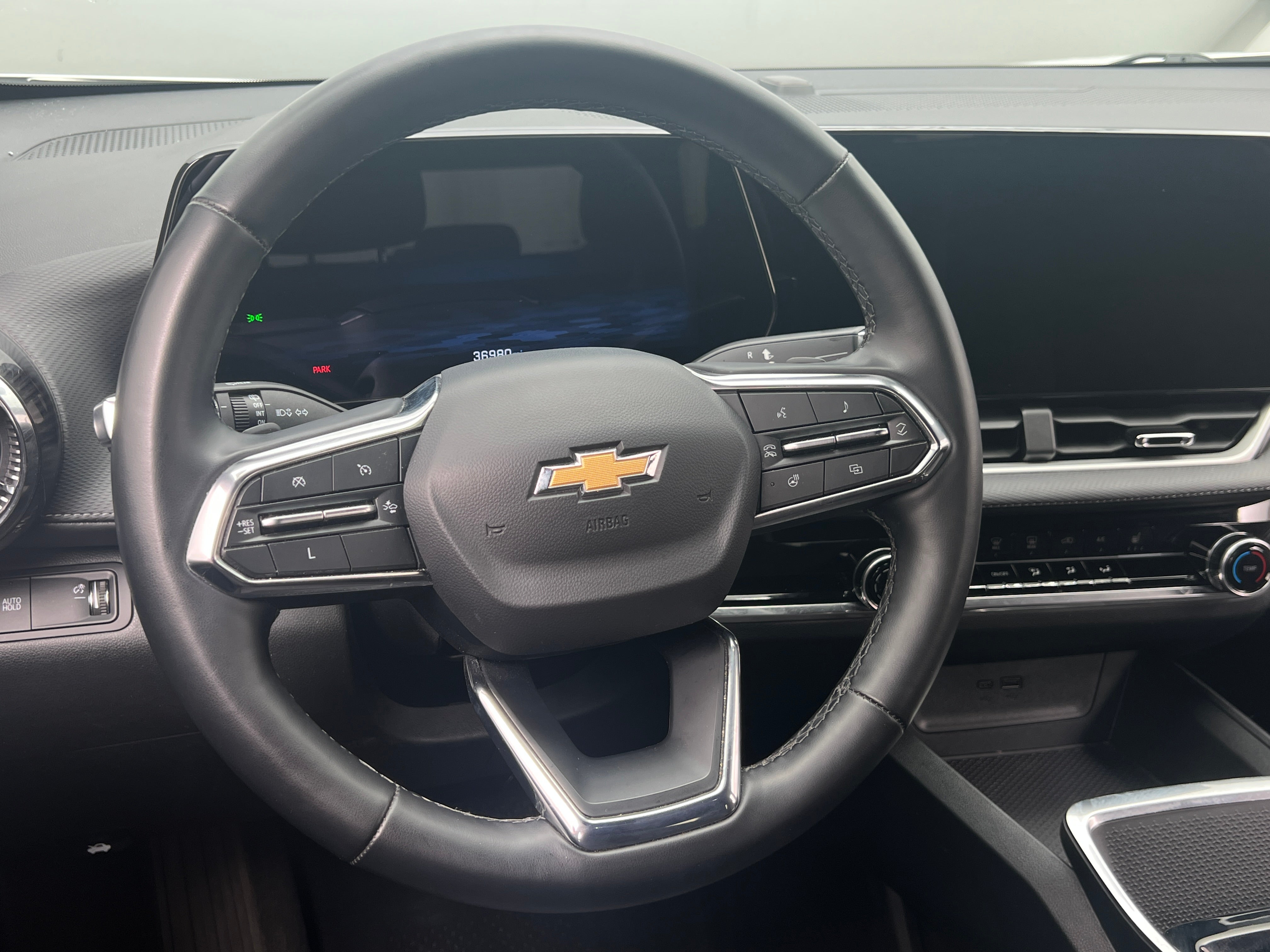 2025 Chevrolet Equinox LT - Photo 8