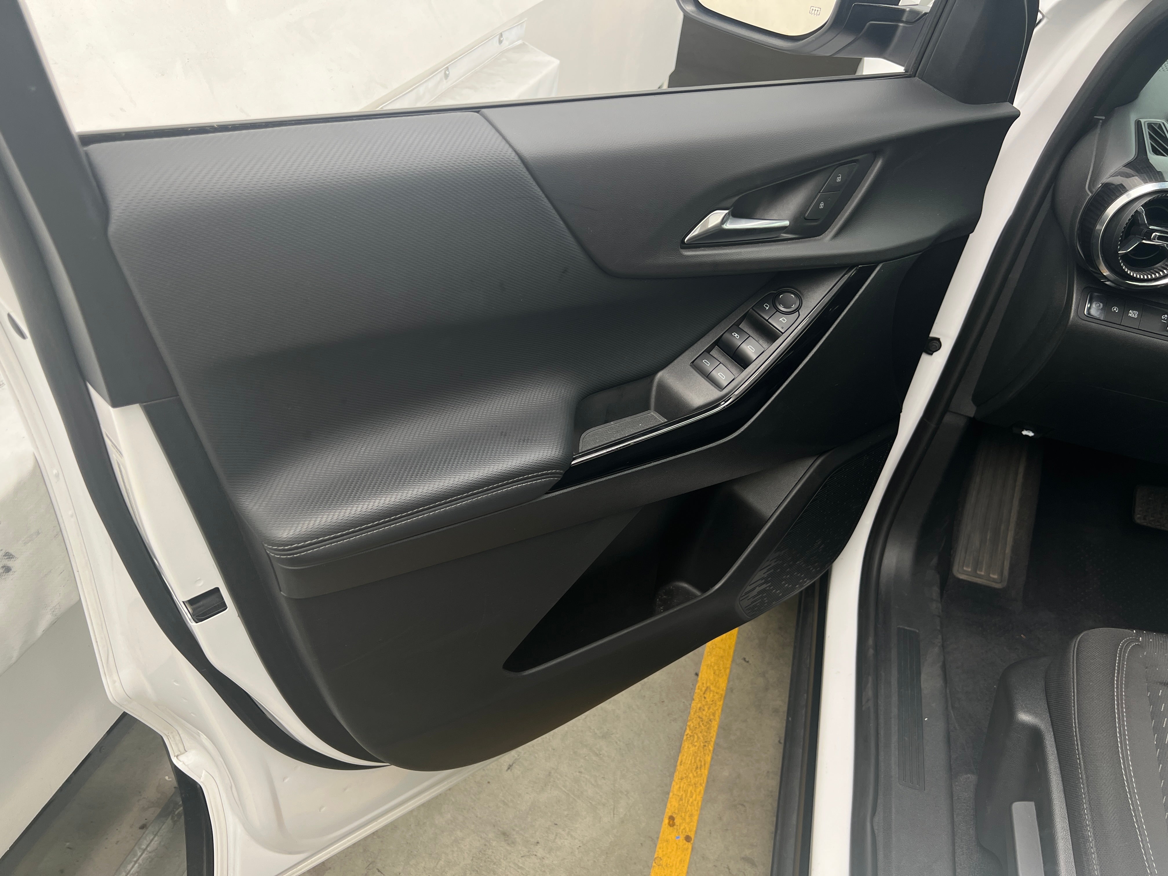 2025 Chevrolet Equinox LT - Photo 10