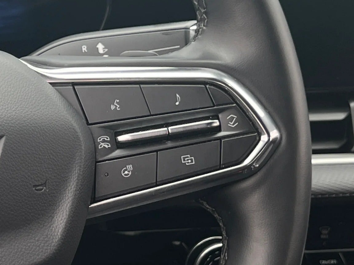 2025 Chevrolet Equinox LT - Photo 16