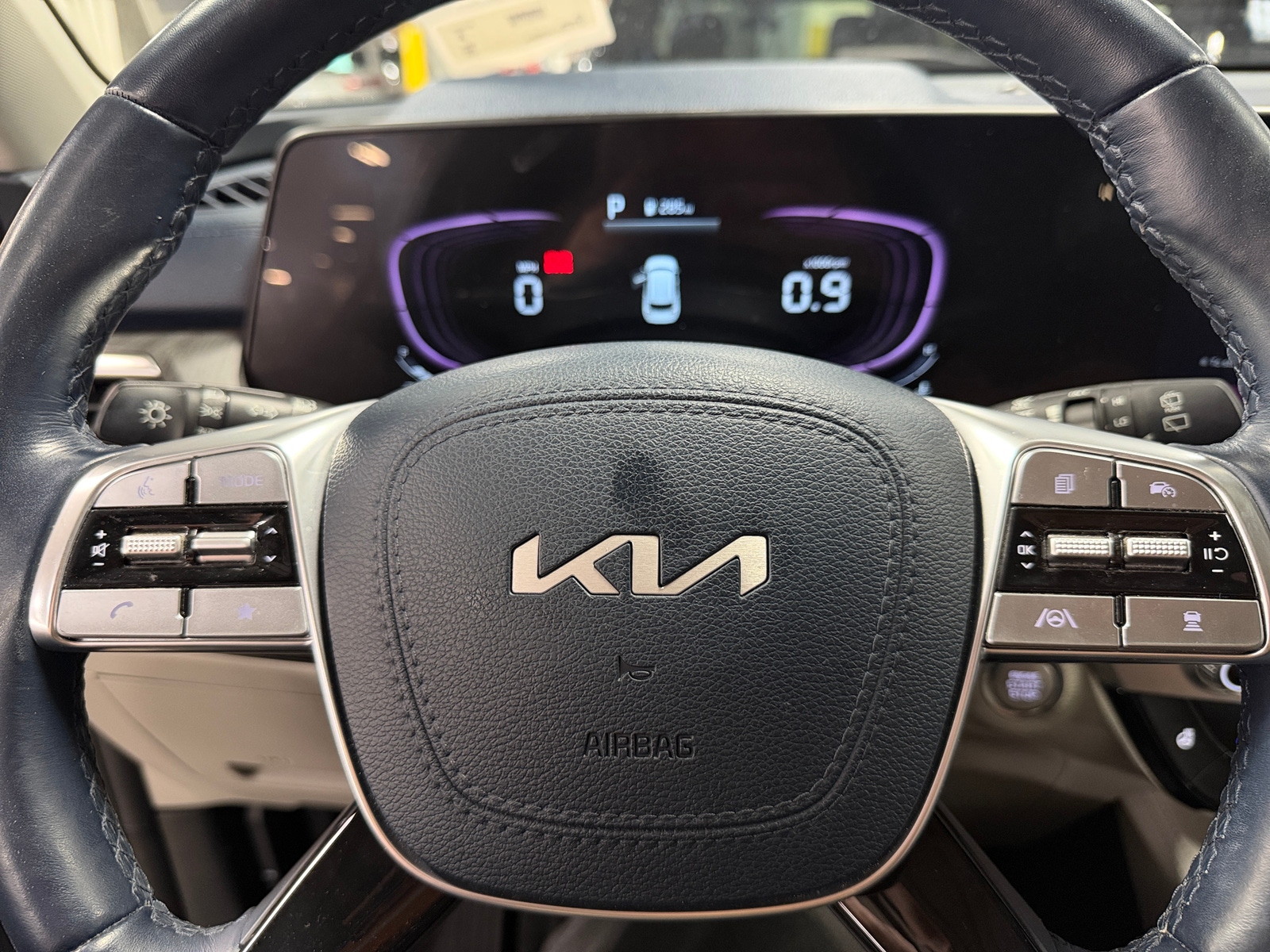 Thumbnail: 2023 Kia Telluride - 4