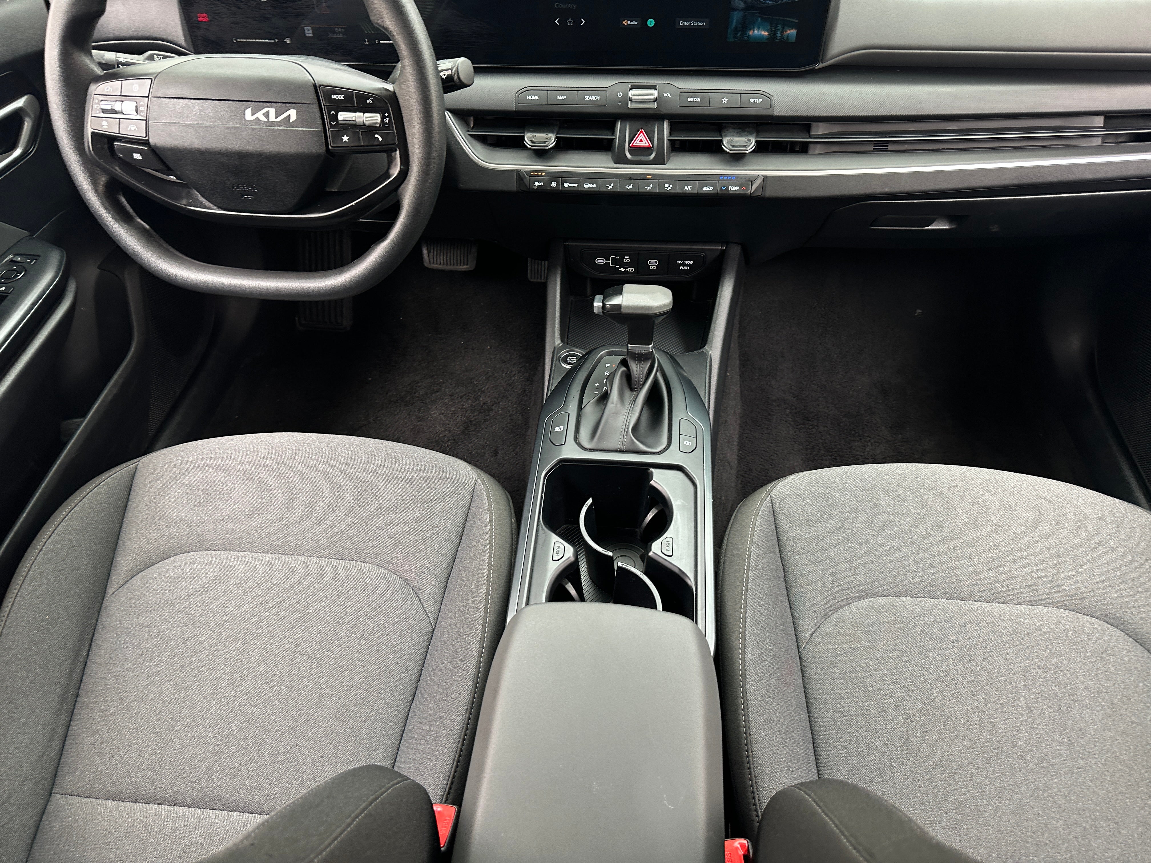 2025 Kia K4 LXS - Photo 6