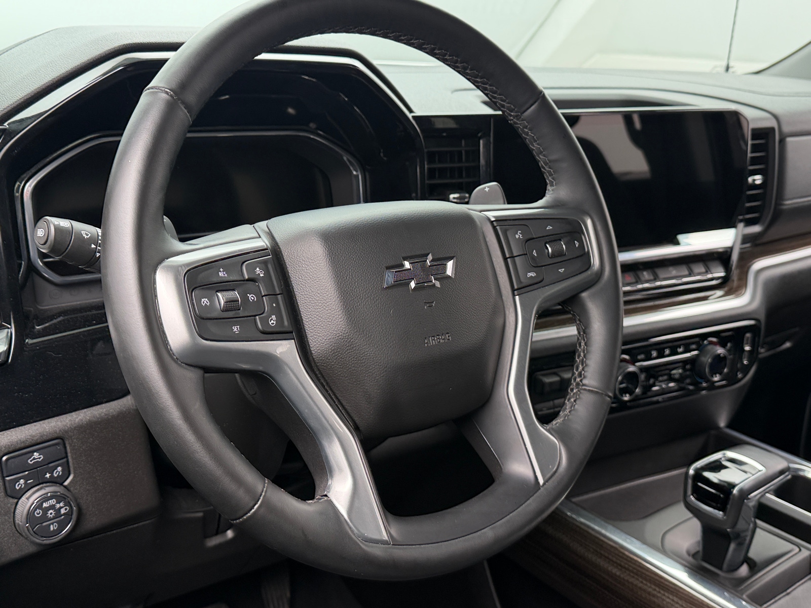 Thumbnail: 2025 Chevrolet Silverado 1500 - 5