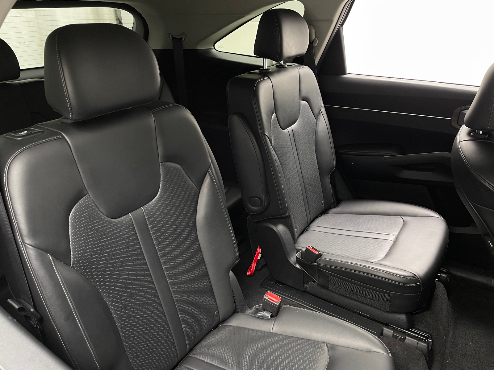Thumbnail: 2023 Kia Sorento - 5
