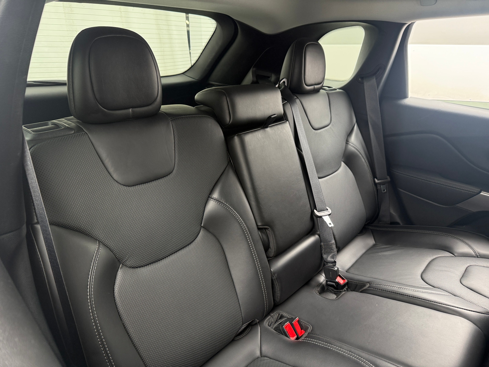 Thumbnail: 2019 Jeep Cherokee - 5