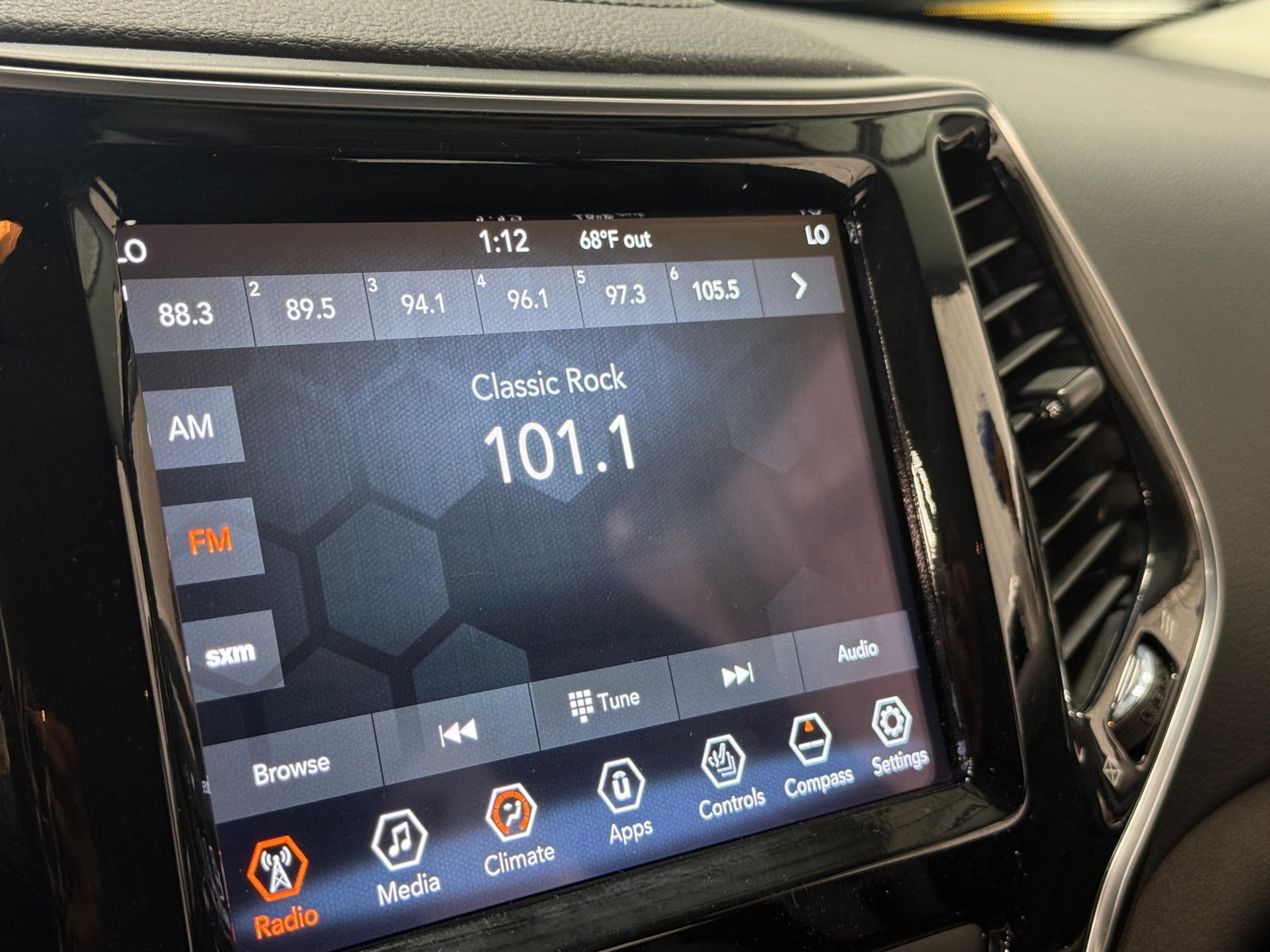 Thumbnail: 2019 Jeep Cherokee - 3