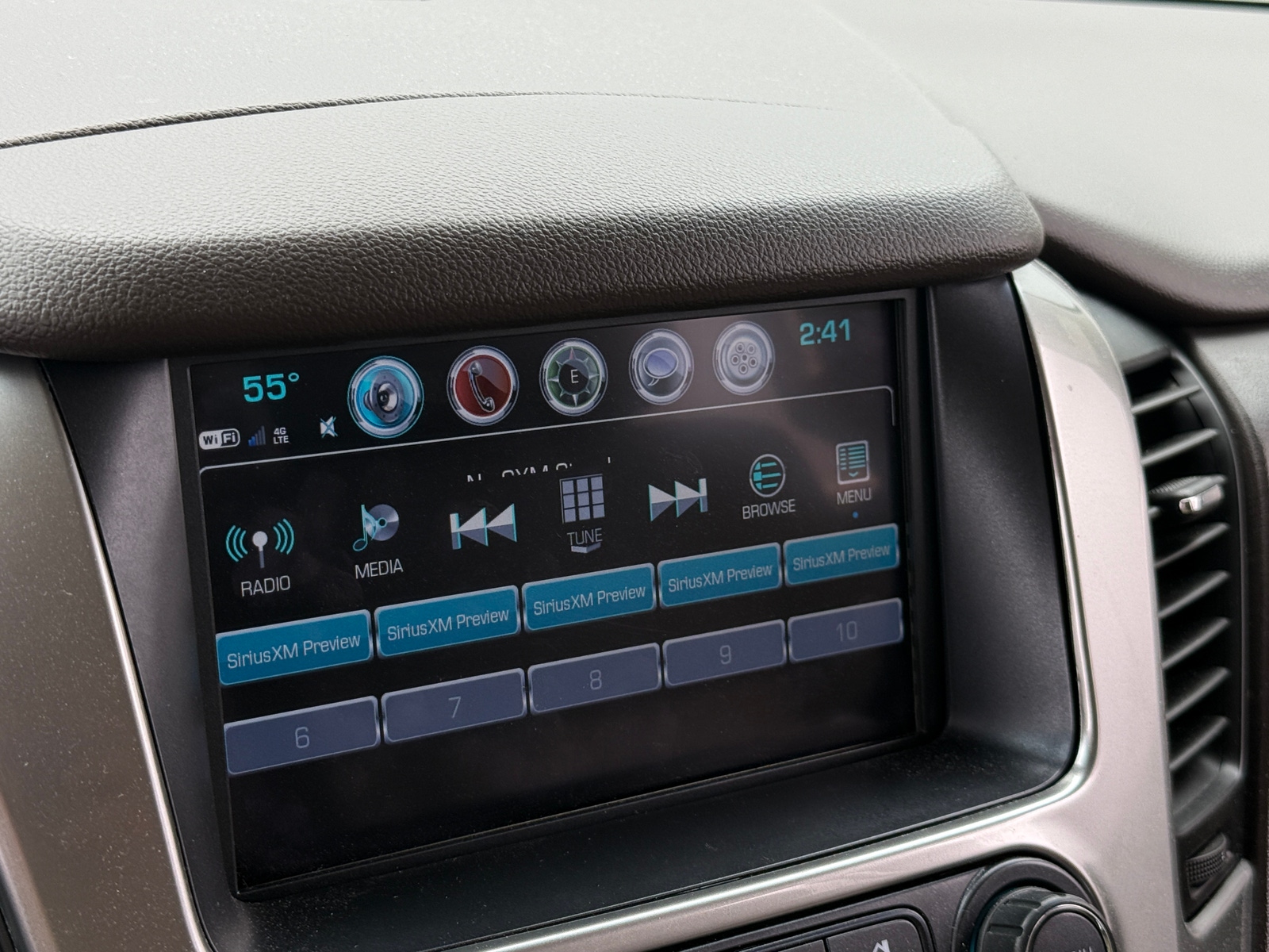 Thumbnail: 2019 Chevrolet Suburban - 3