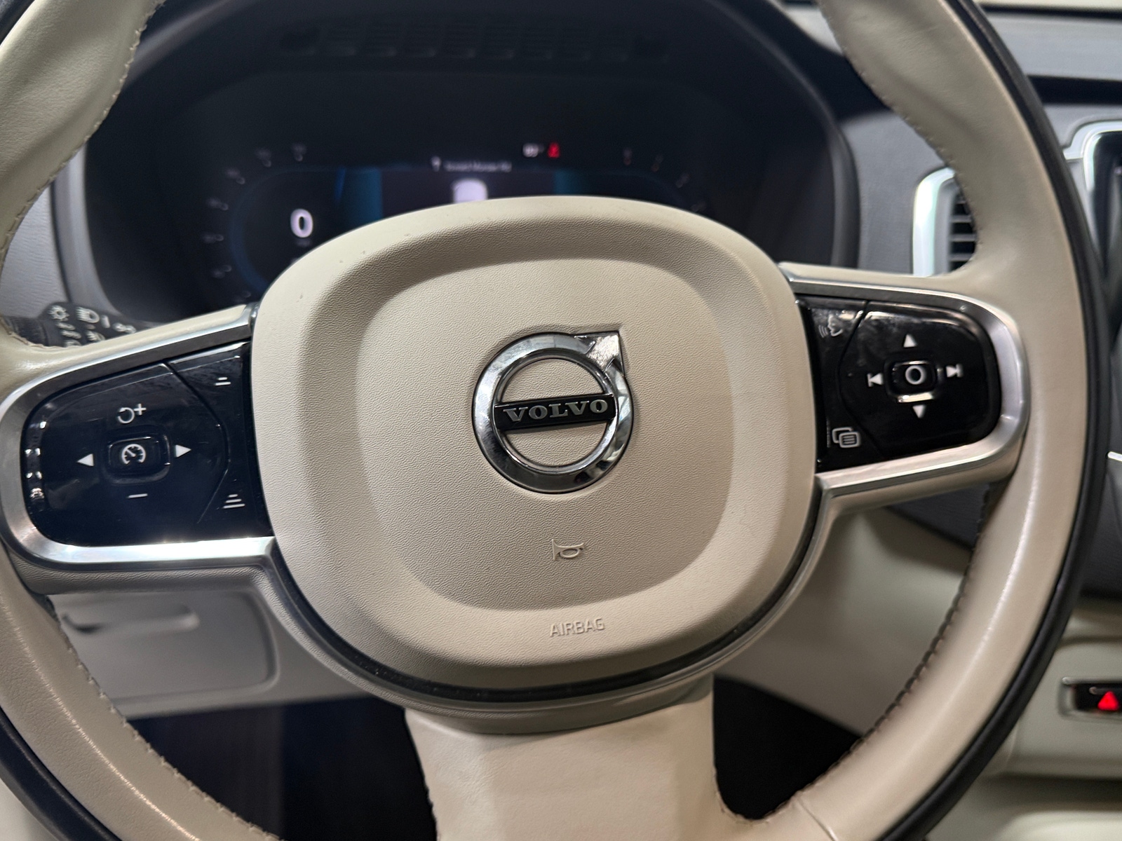 Thumbnail: 2023 Volvo XC90 - 4