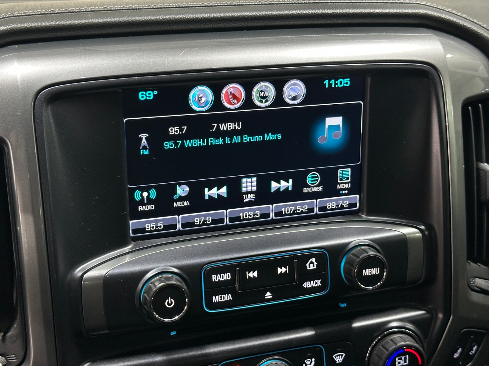 Thumbnail: 2016 Chevrolet Silverado 1500 - 3