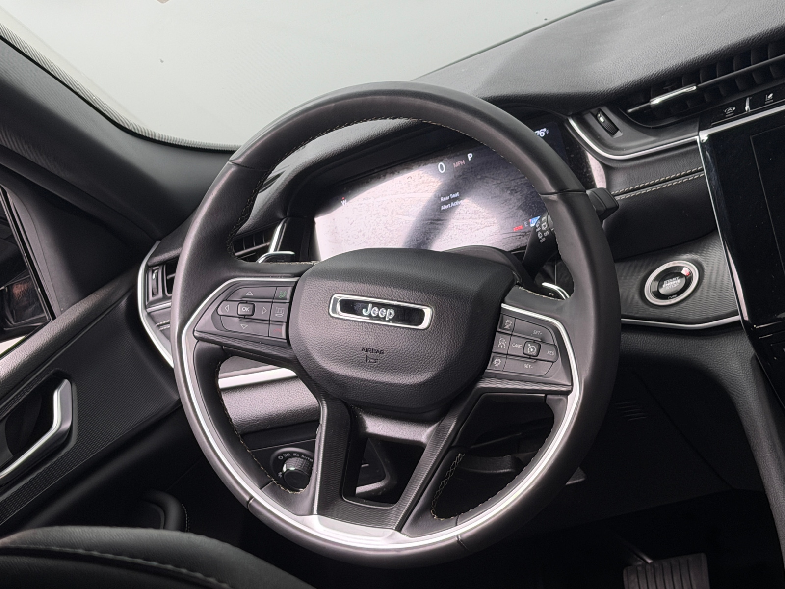 Thumbnail: 2024 Jeep Grand Cherokee L - 4