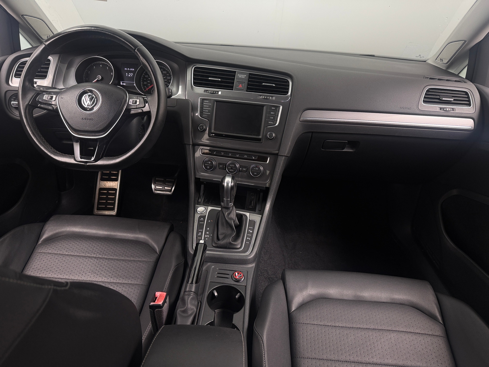 Thumbnail: 2017 Volkswagen Golf - 2
