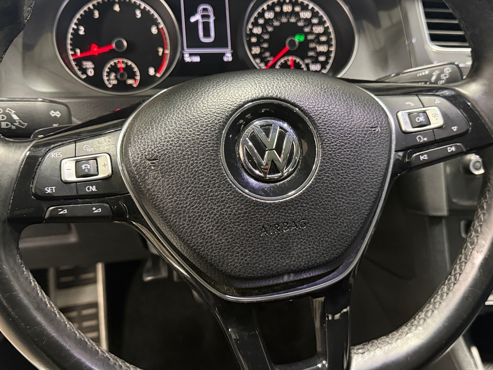 Thumbnail: 2017 Volkswagen Golf - 4