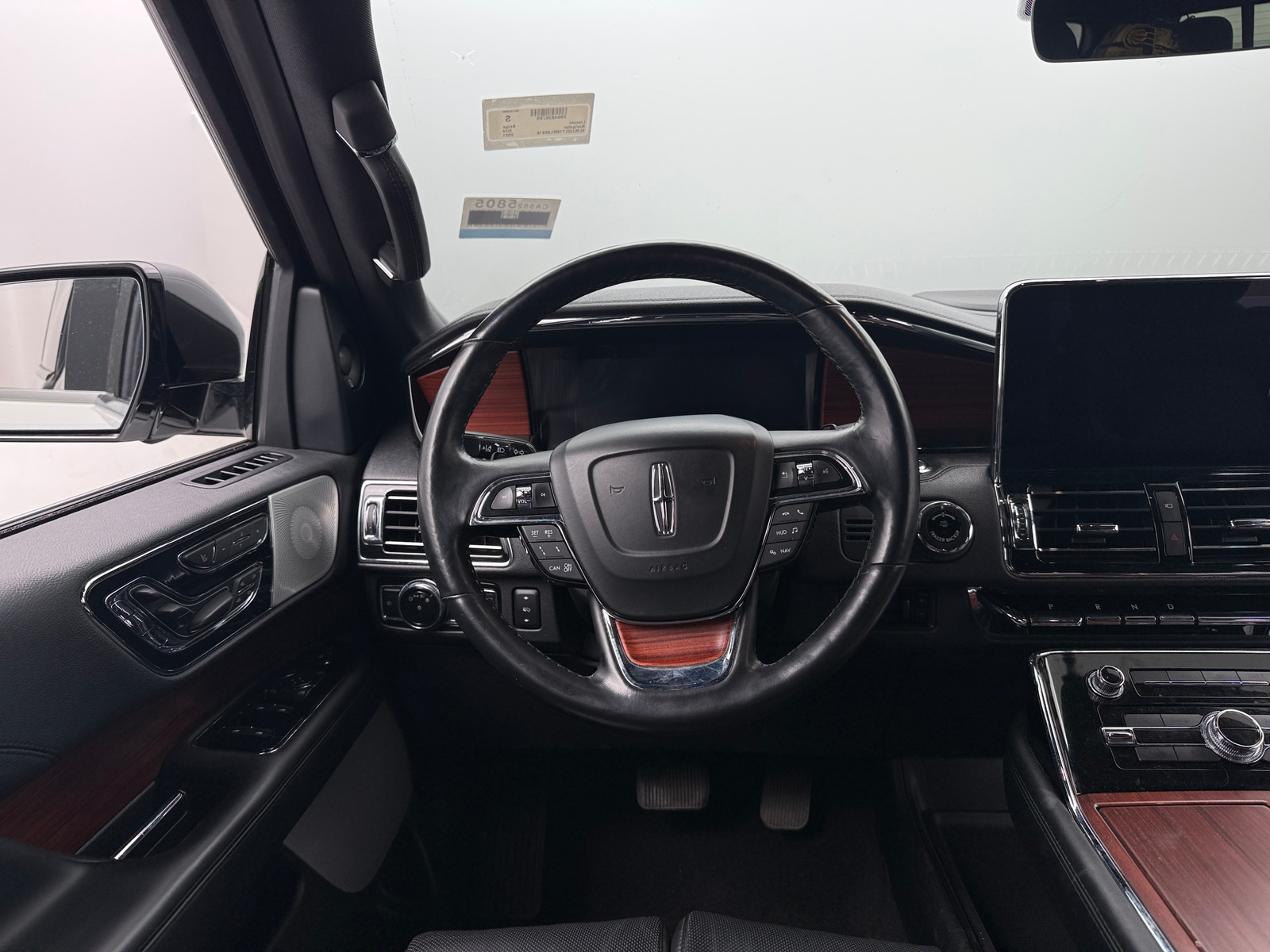 Thumbnail: 2021 Lincoln Navigator - 4