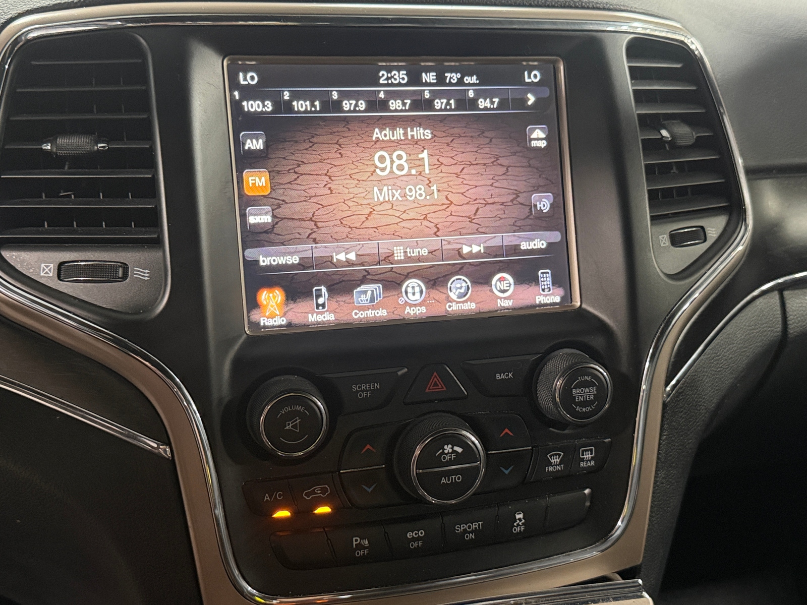 Thumbnail: 2017 Jeep Grand Cherokee - 3