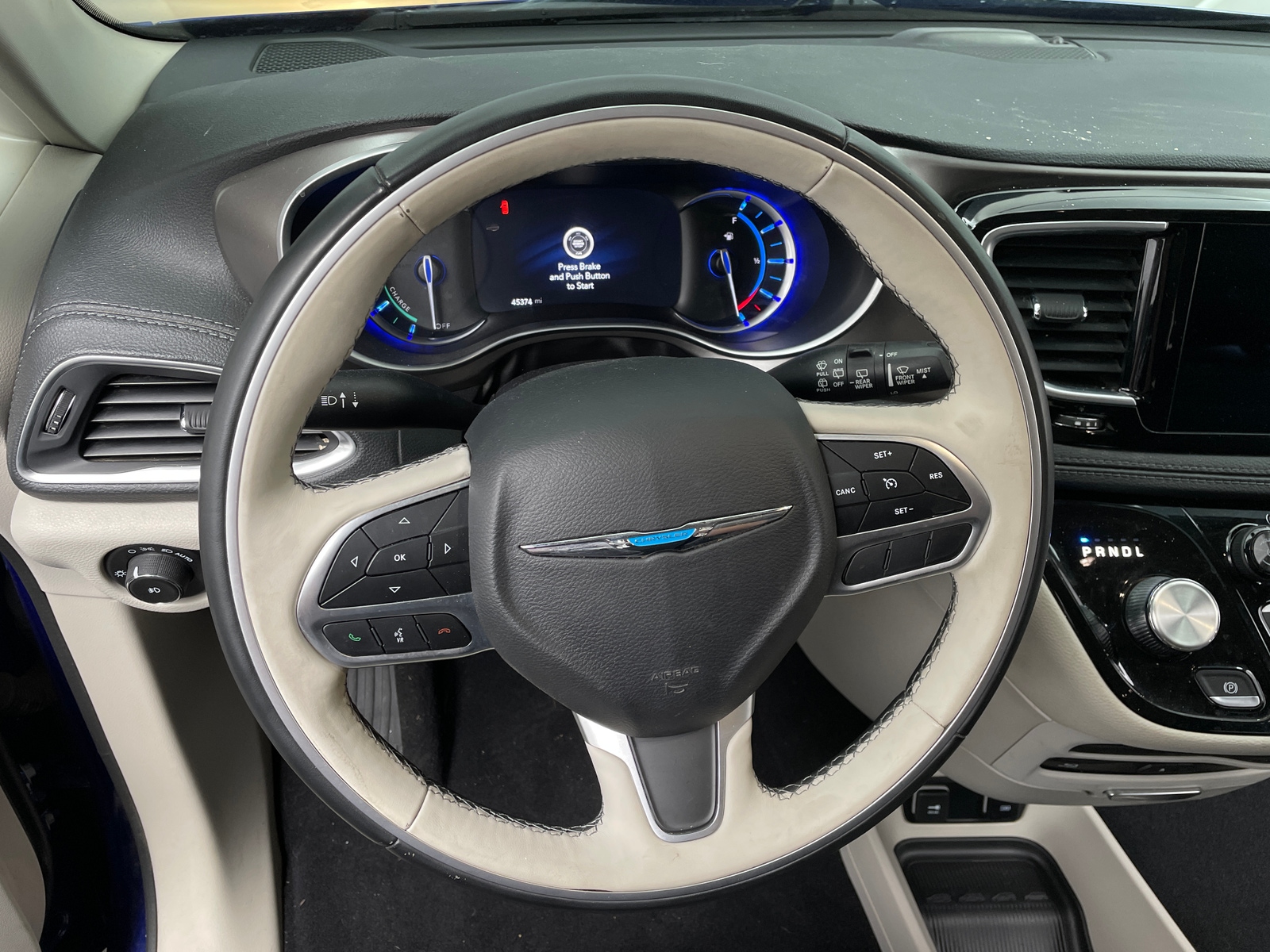 Thumbnail: 2018 Chrysler Pacifica - 4
