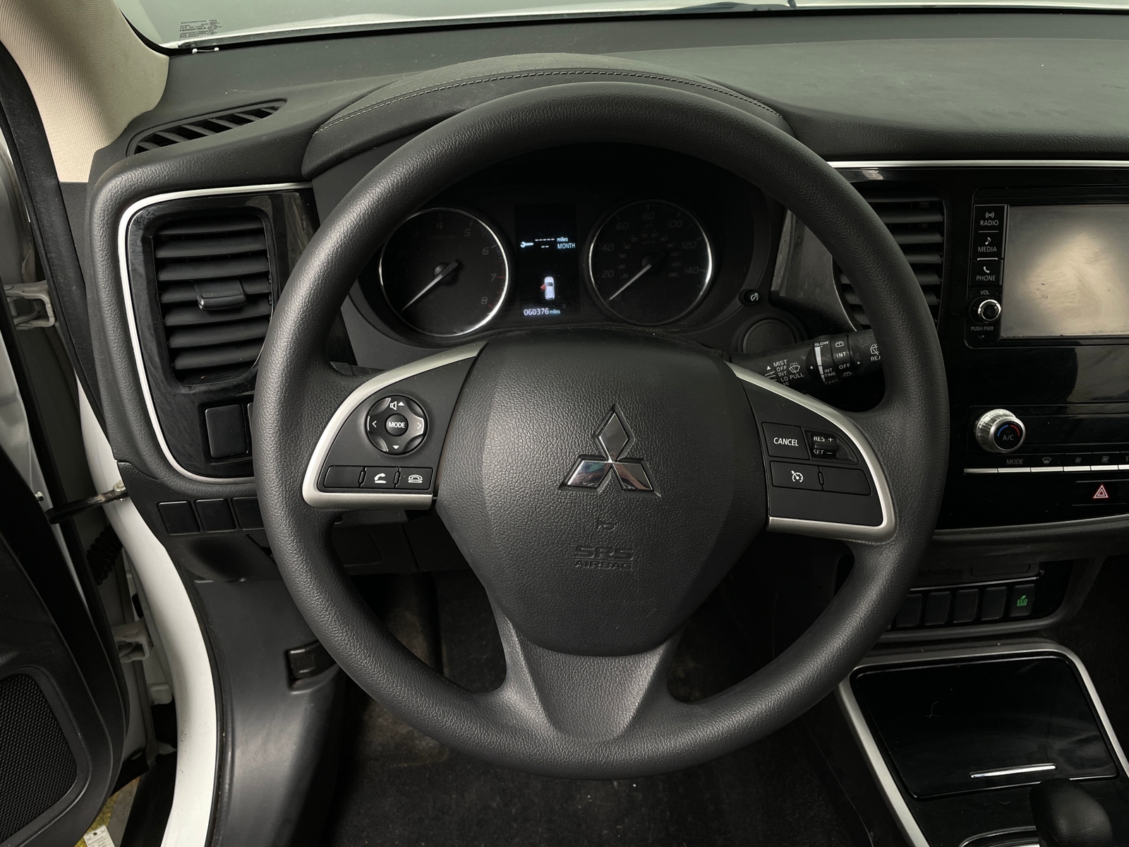 Thumbnail: 2020 Mitsubishi Outlander - 5