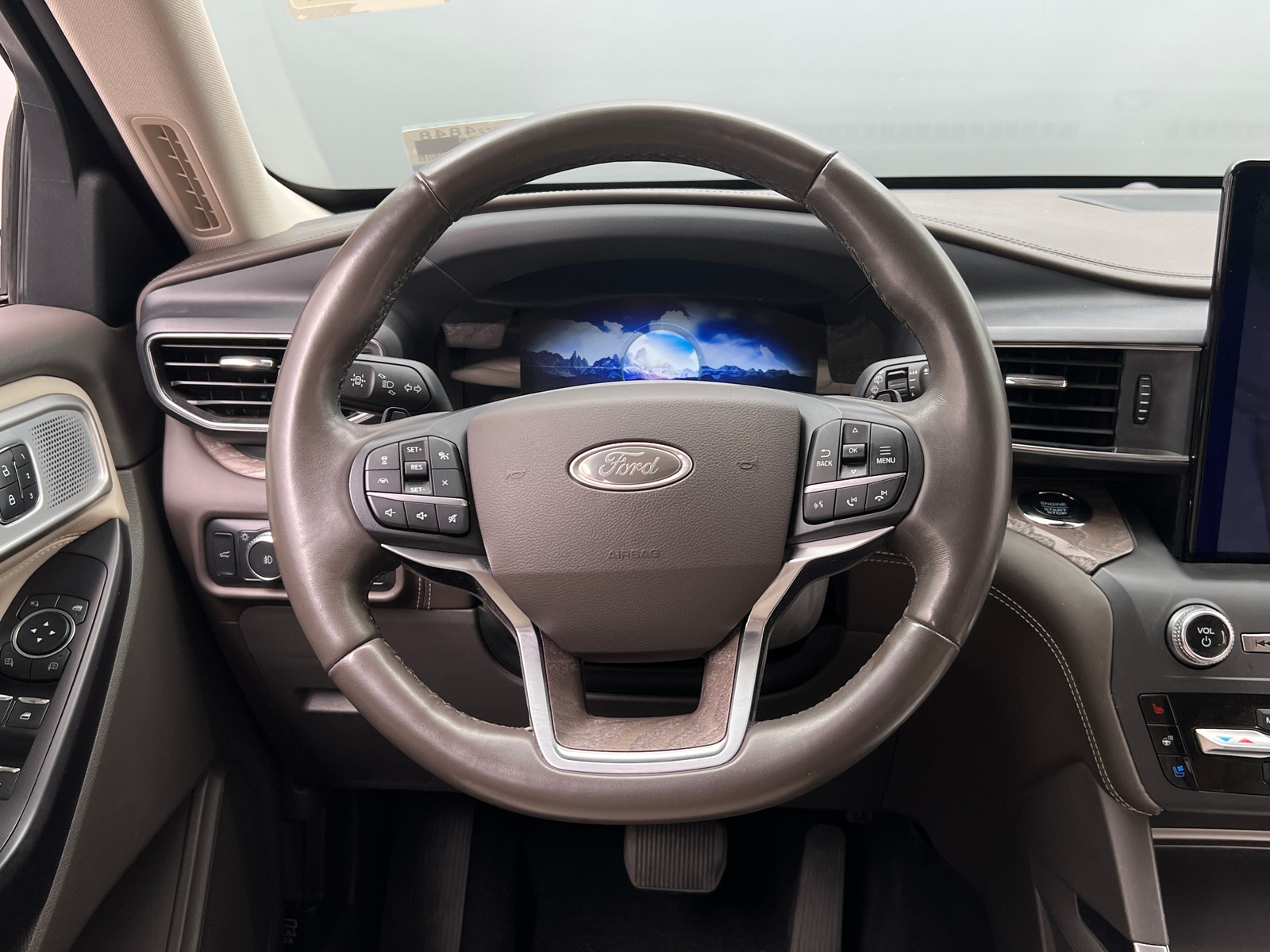 Thumbnail: 2020 Ford Explorer - 4