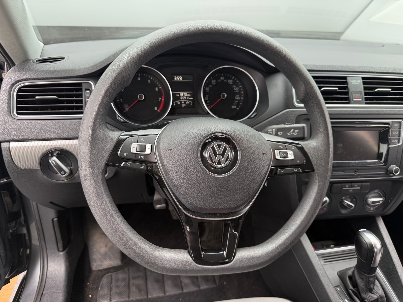 Thumbnail: 2017 Volkswagen Jetta - 5